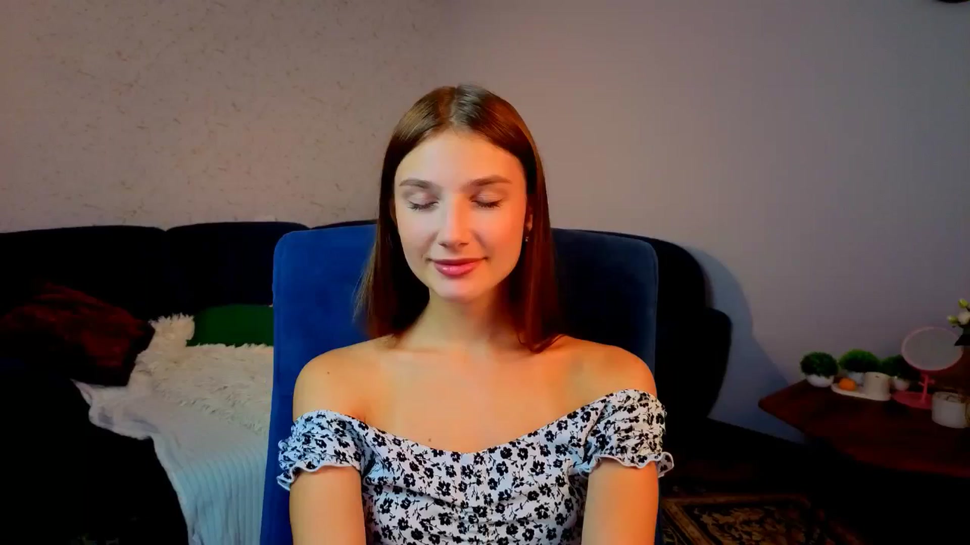 Gallery image thumbnail from AnnaHoney's myfreecams stream on, 12/28/2025, 07:11 image 3 of 20
