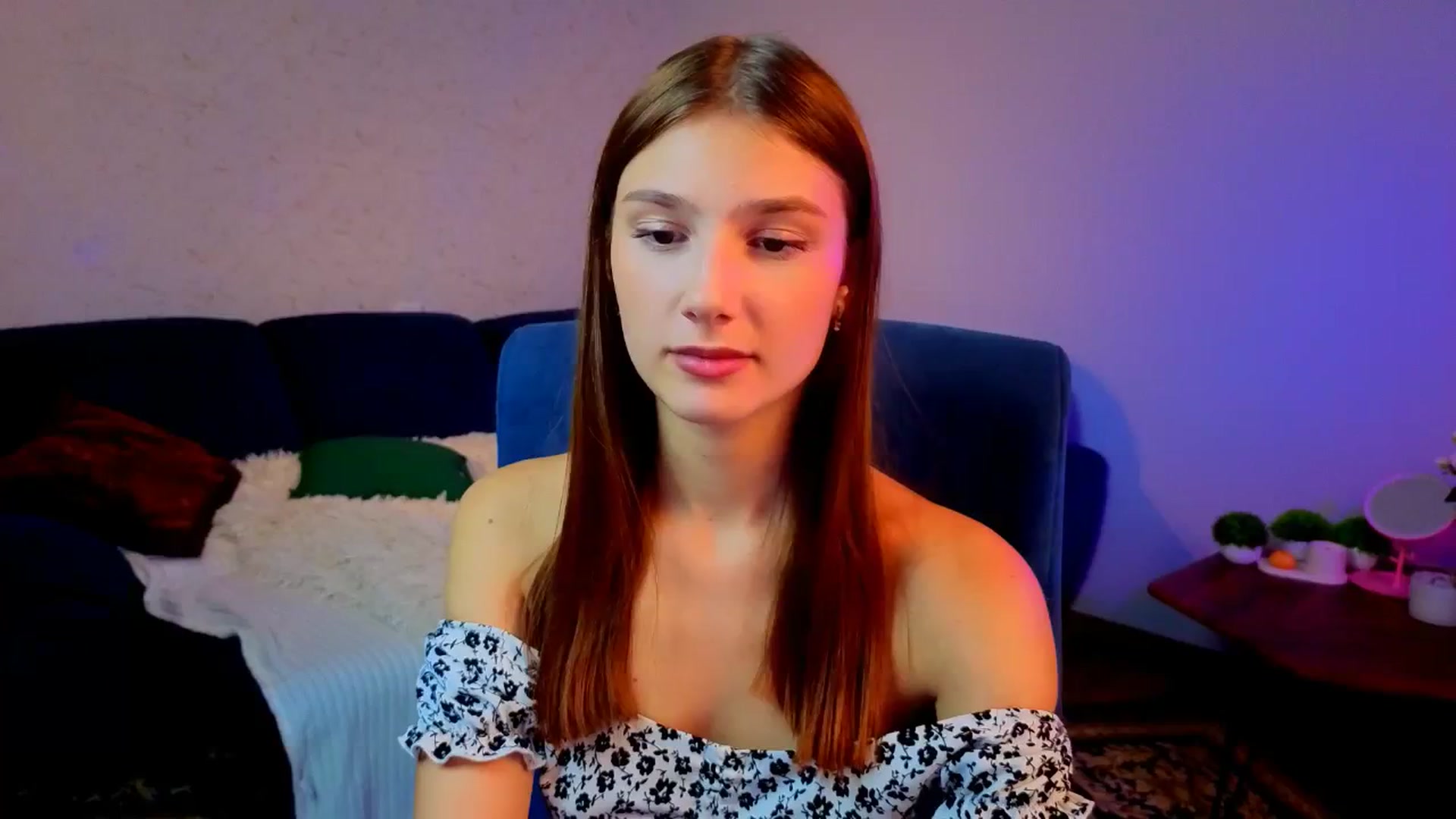 Gallery image thumbnail from AnnaHoney's myfreecams stream on, 12/28/2025, 09:45 image 4 of 20
