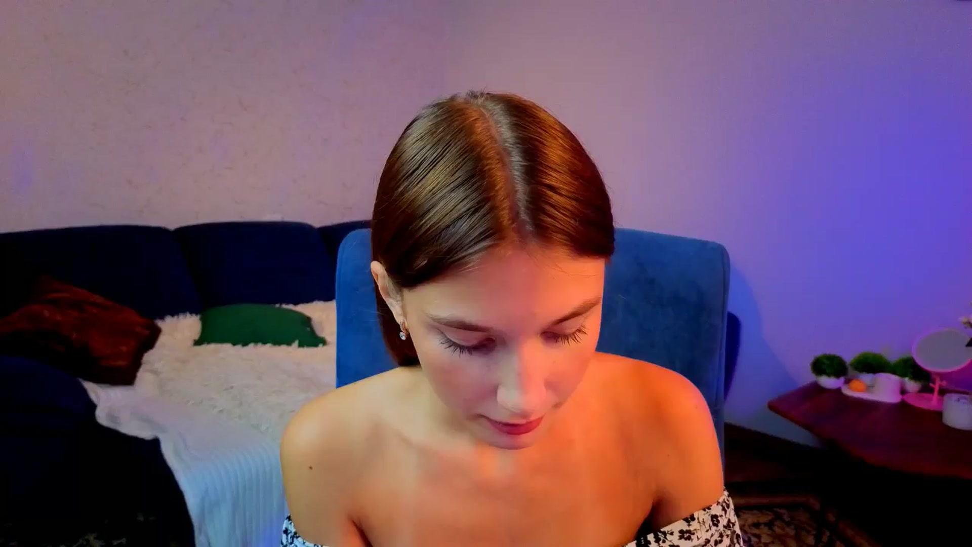 Gallery image thumbnail from AnnaHoney's myfreecams stream on, 12/28/2025, 09:45 image 7 of 20