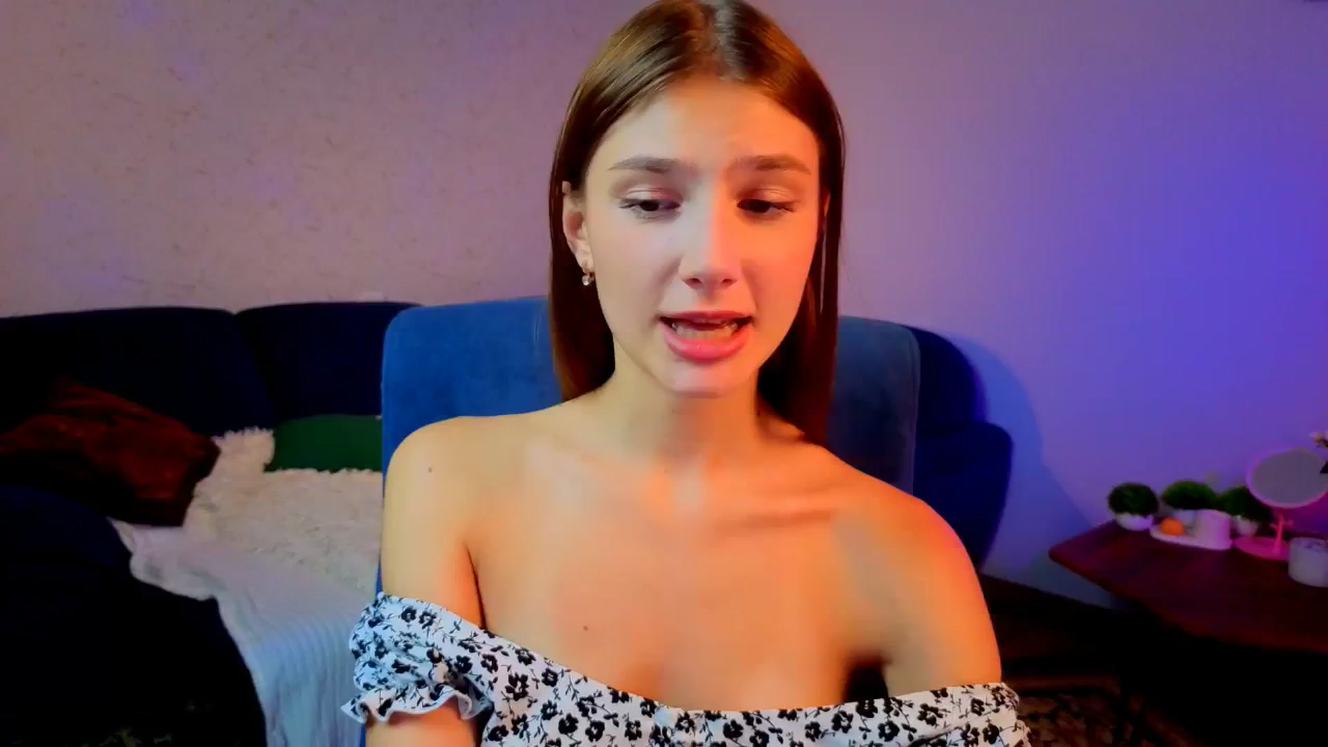 Gallery image thumbnail from AnnaHoney's myfreecams stream on, 12/28/2025, 09:45 image 15 of 20