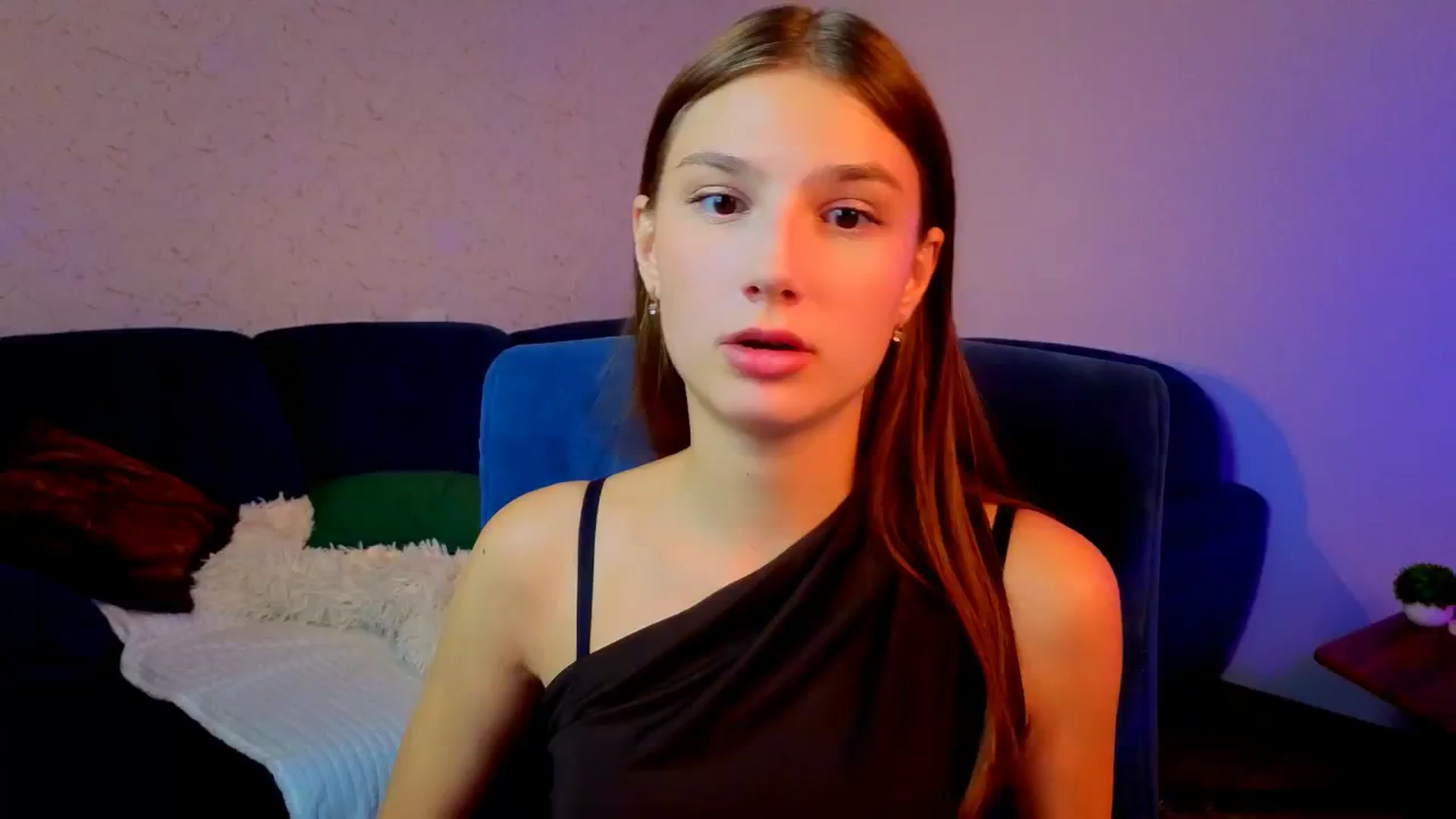 Gallery image thumbnail from AnnaHoney's myfreecams stream on, 12/28/2025, 11:06 image 3 of 20