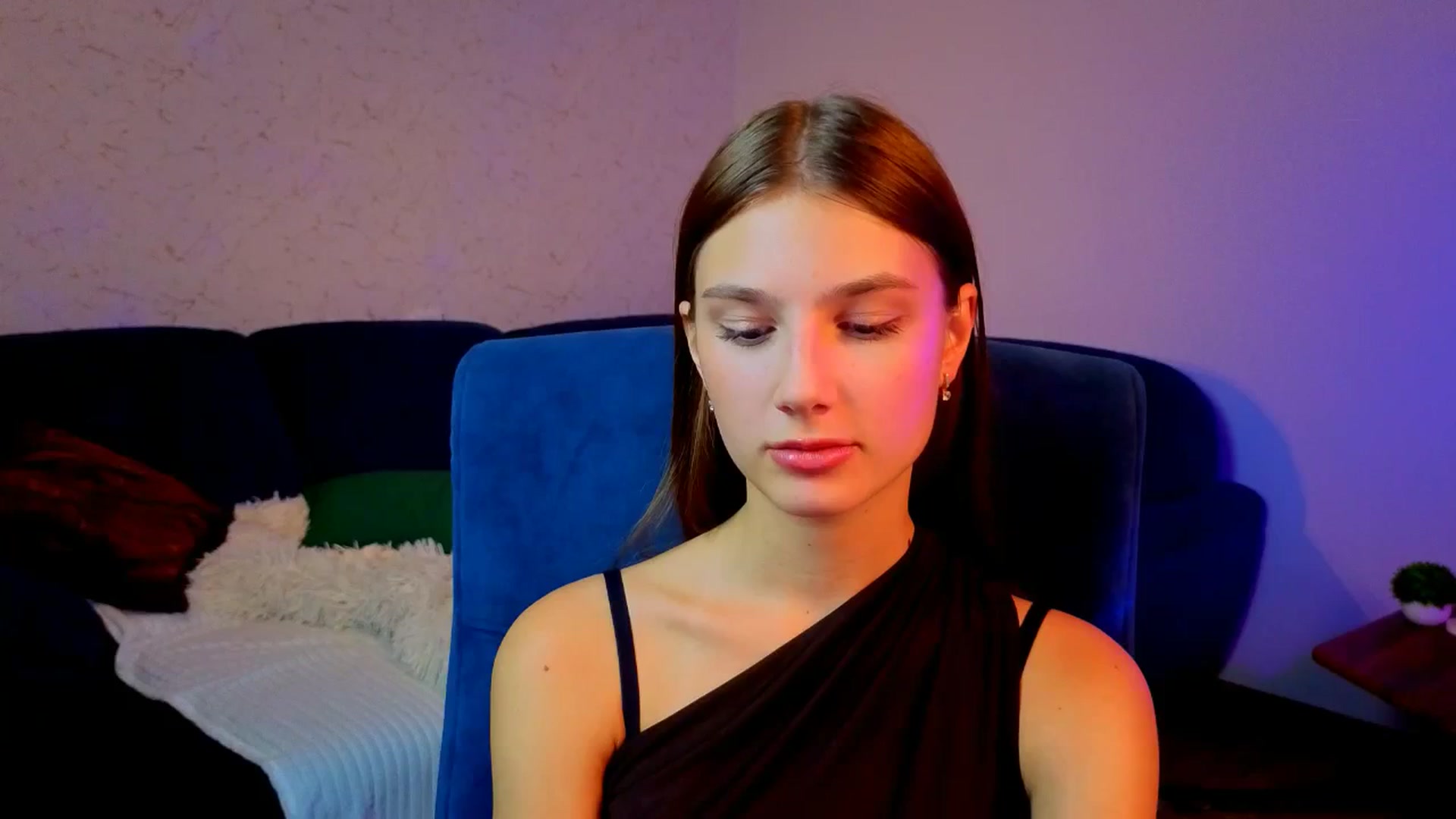 Gallery image thumbnail from AnnaHoney's myfreecams stream on, 12/28/2025, 11:06 image 18 of 20