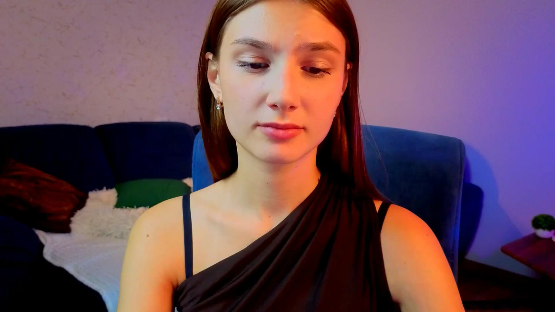 Gallery image thumbnail from AnnaHoney's myfreecams stream on, 12/28/2025, 11:06 image 6 of 20