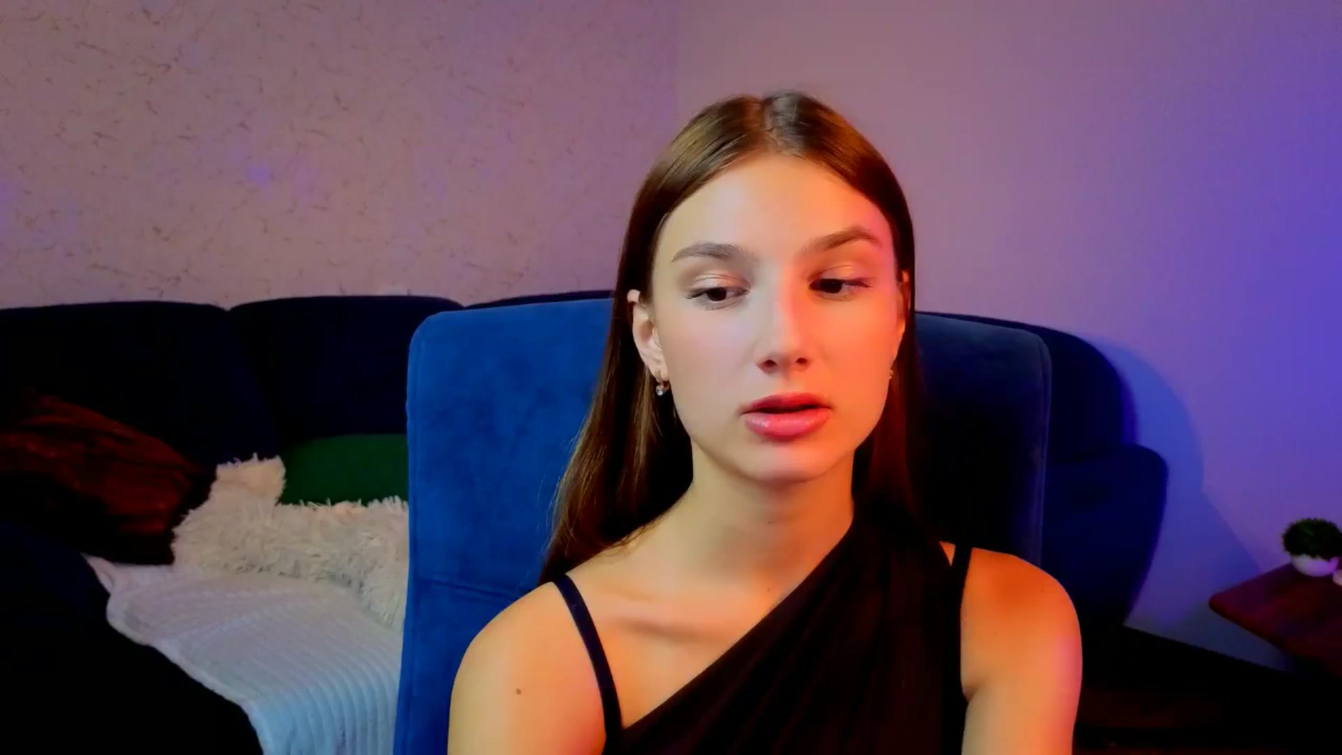 Gallery image thumbnail from AnnaHoney's myfreecams stream on, 12/28/2025, 11:06 image 17 of 20