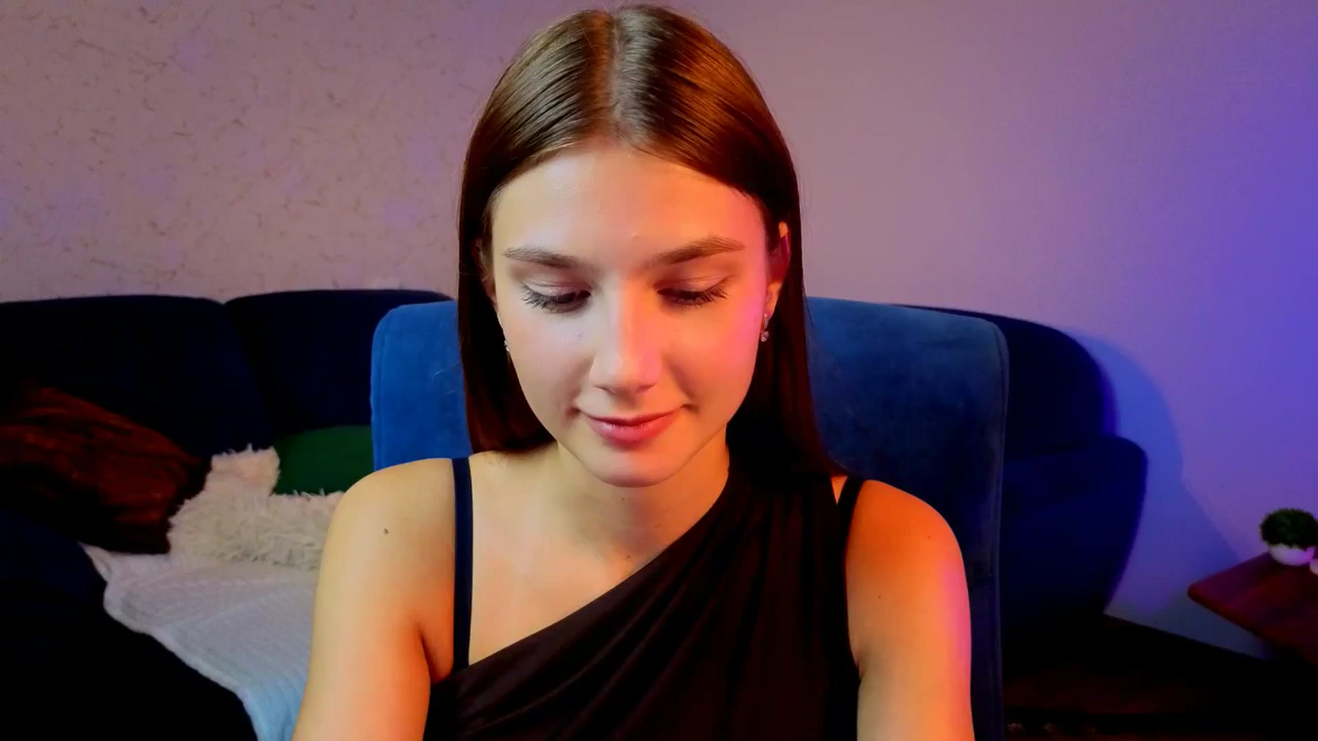 Gallery image thumbnail from AnnaHoney's myfreecams stream on, 12/28/2025, 11:06 image 7 of 20