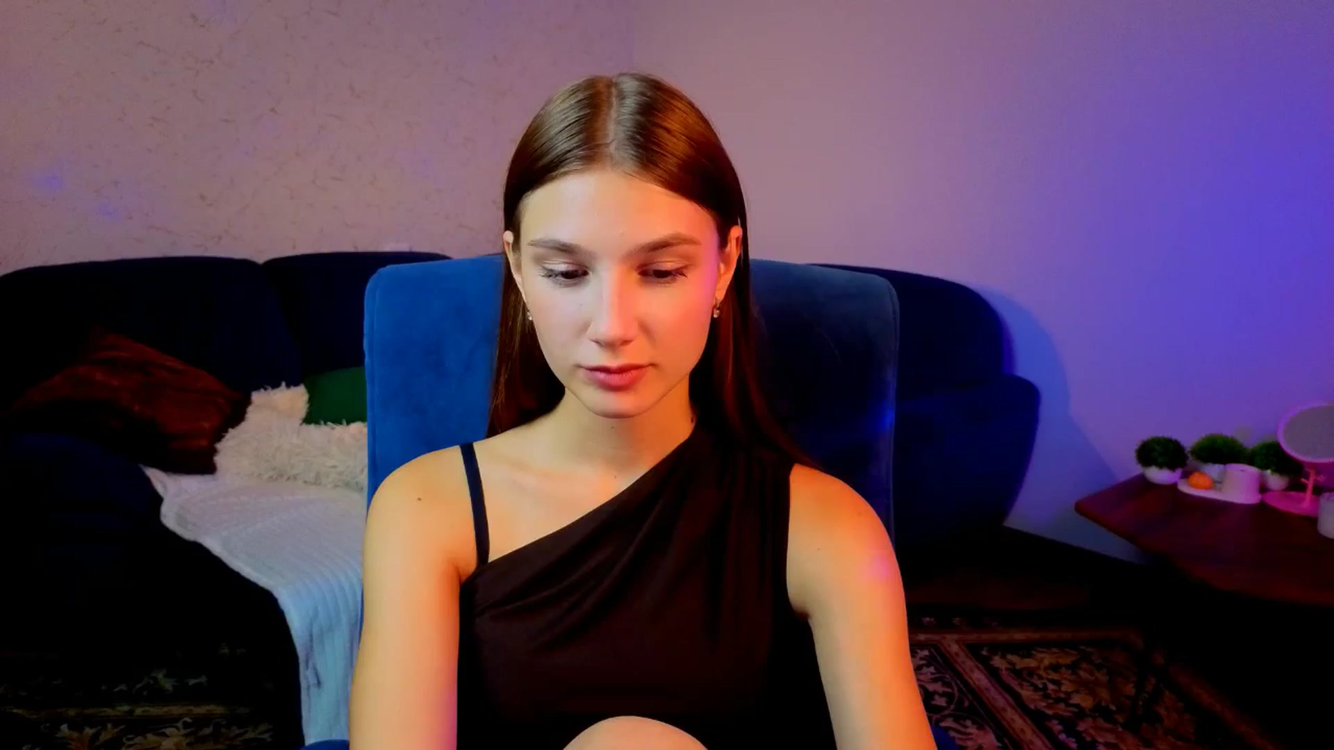 Gallery image thumbnail from AnnaHoney's myfreecams stream on, 12/28/2025, 11:06 image 1 of 20