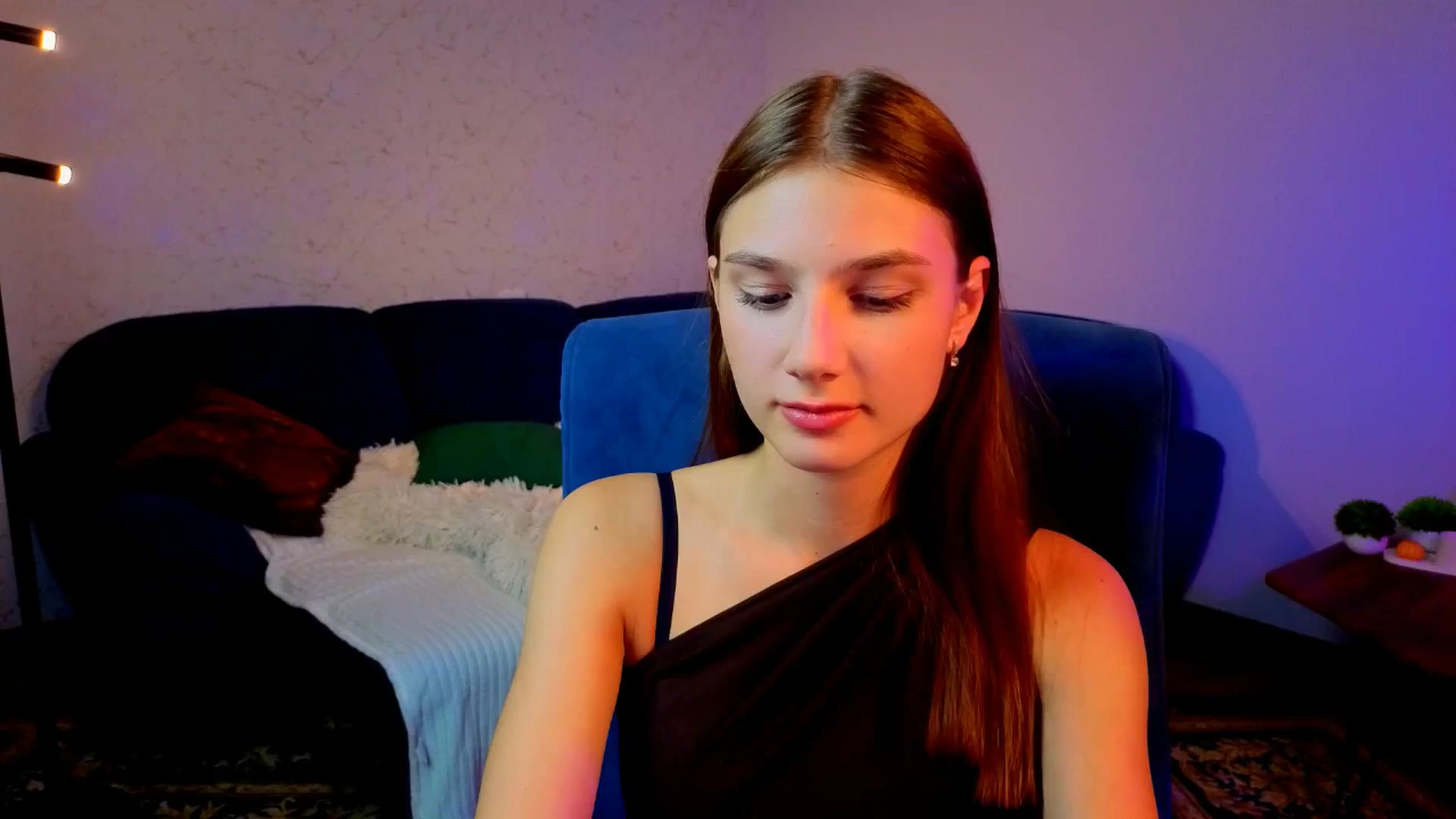 Gallery image thumbnail from AnnaHoney's myfreecams stream on, 12/28/2025, 11:26 image 4 of 20