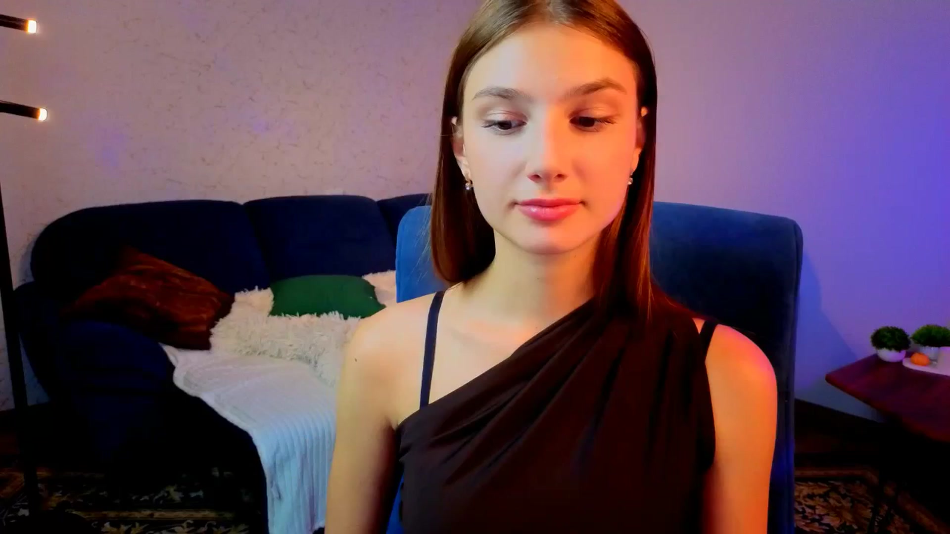 Gallery image thumbnail from AnnaHoney's myfreecams stream on, 12/28/2025, 11:26 image 16 of 20