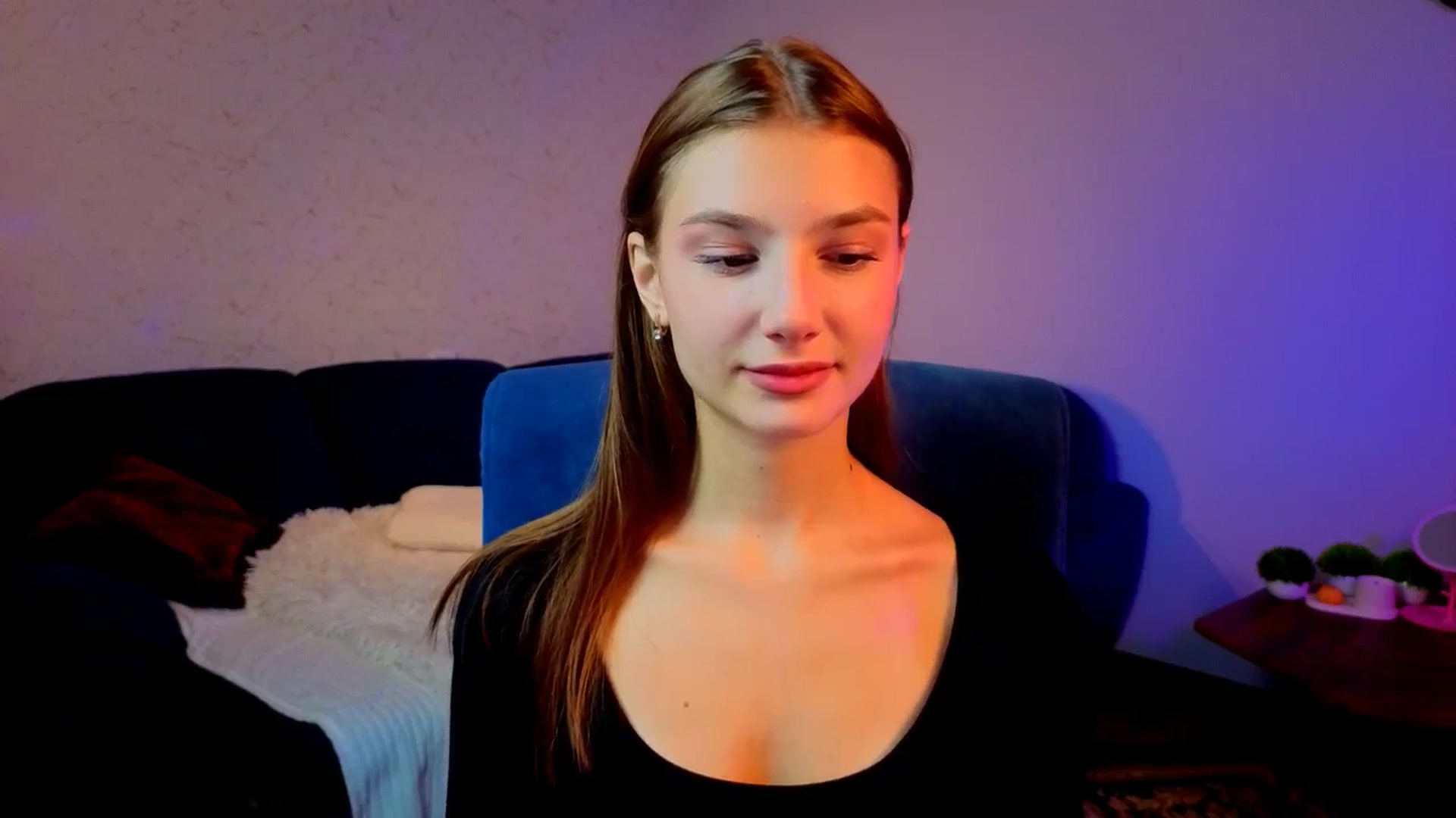 Gallery image thumbnail from AnnaHoney's myfreecams stream on, 12/30/2025, 03:10 image 4 of 20
