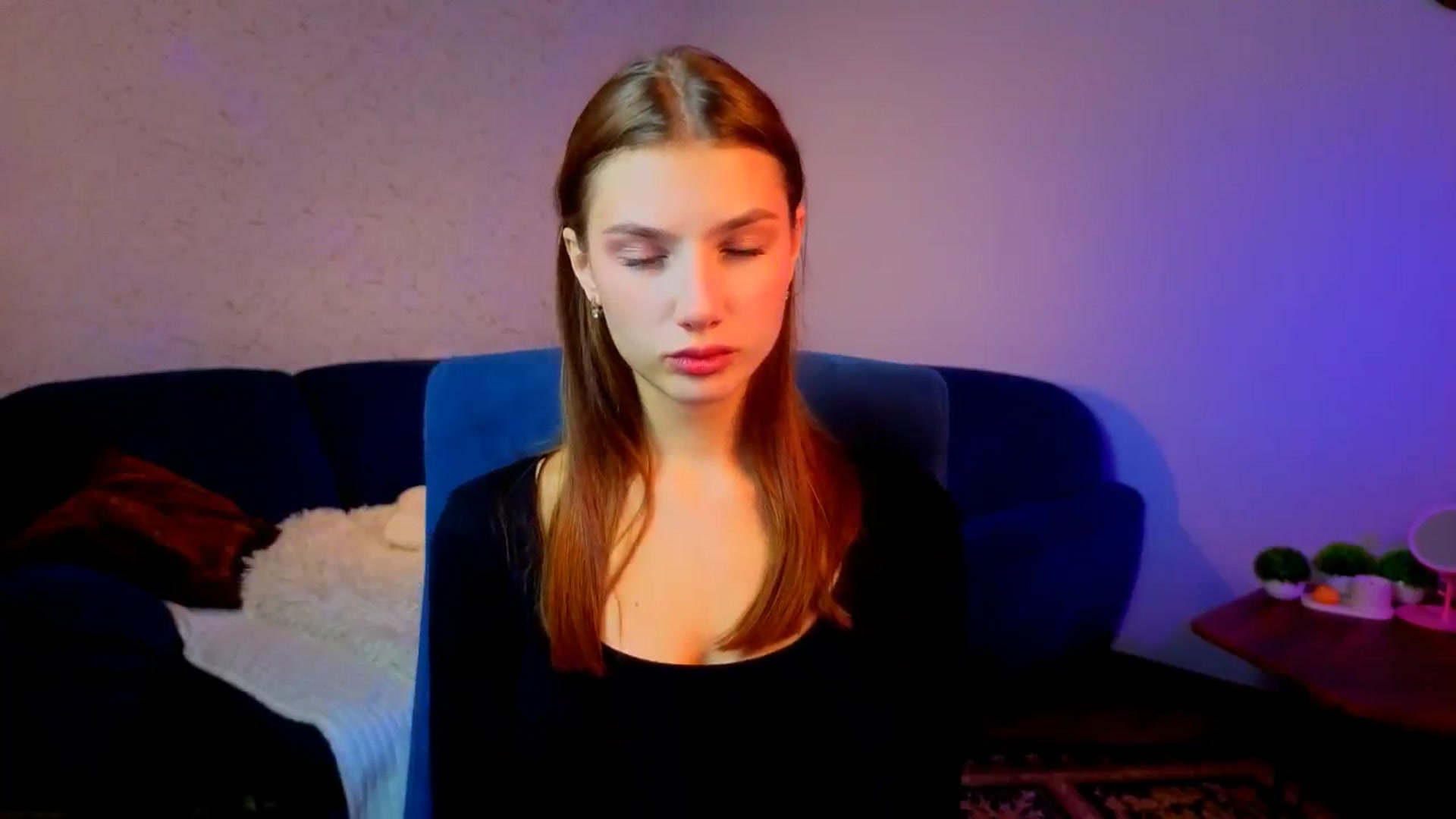Gallery image thumbnail from AnnaHoney's myfreecams stream on, 12/30/2025, 03:10 image 2 of 20