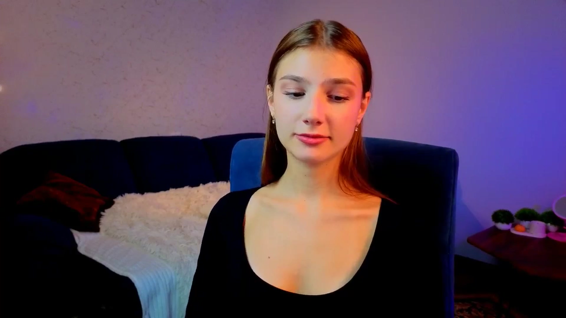 Gallery image thumbnail from AnnaHoney's myfreecams stream on, 12/30/2025, 04:36 image 7 of 20