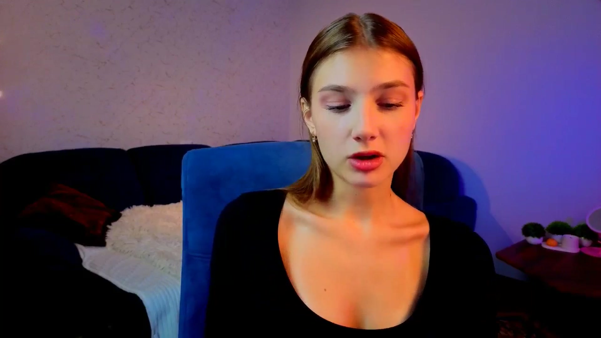 Gallery image thumbnail from AnnaHoney's myfreecams stream on, 12/30/2025, 04:36 image 12 of 20