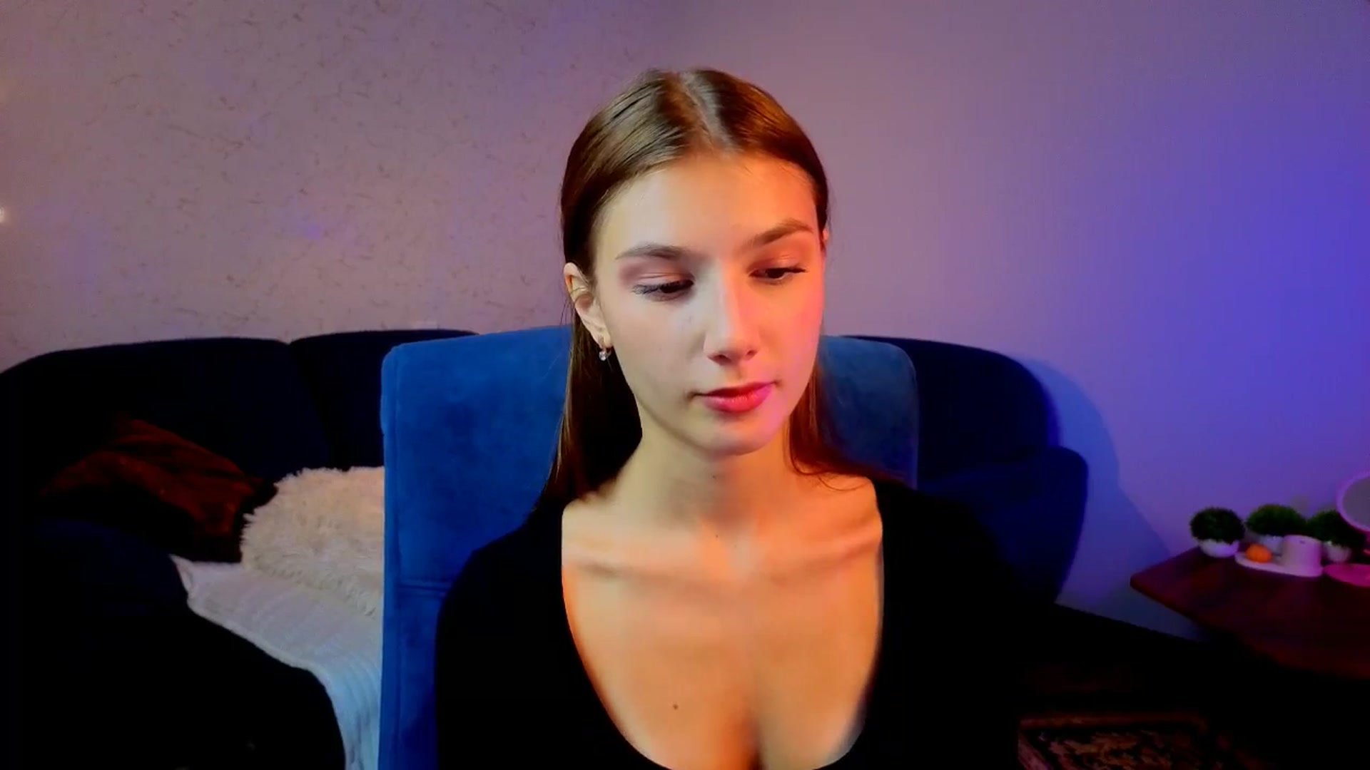Gallery image thumbnail from AnnaHoney's myfreecams stream on, 12/30/2025, 04:36 image 2 of 20
