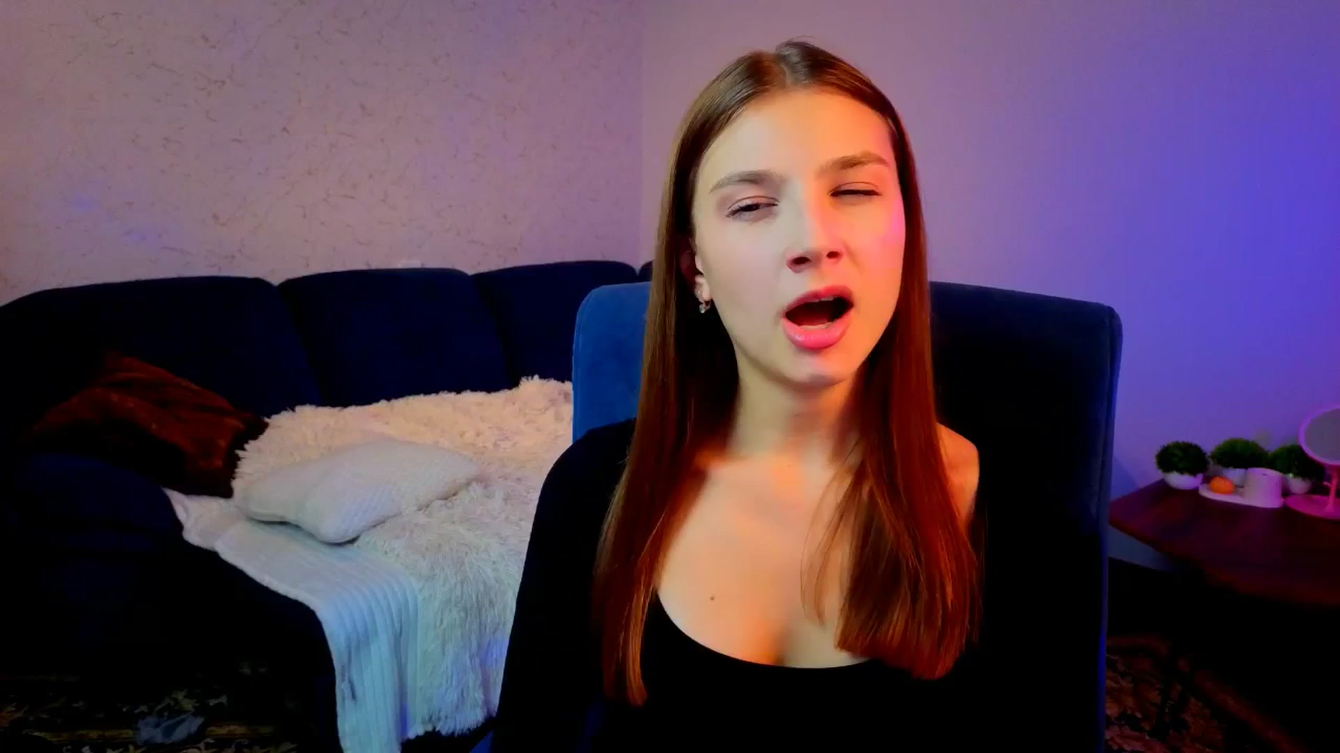 Gallery image thumbnail from AnnaHoney's myfreecams stream on, 12/30/2025, 09:34 image 8 of 20