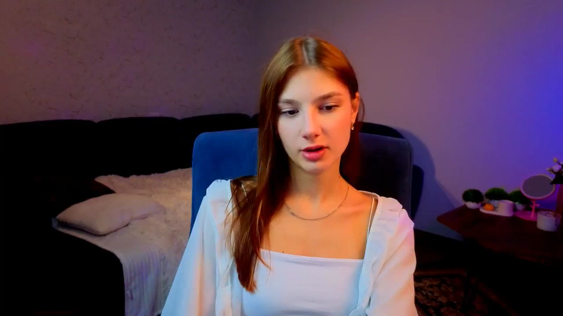 Gallery image thumbnail from AnnaHoney's myfreecams stream on, 01/05/2026, 02:27 image 4 of 20