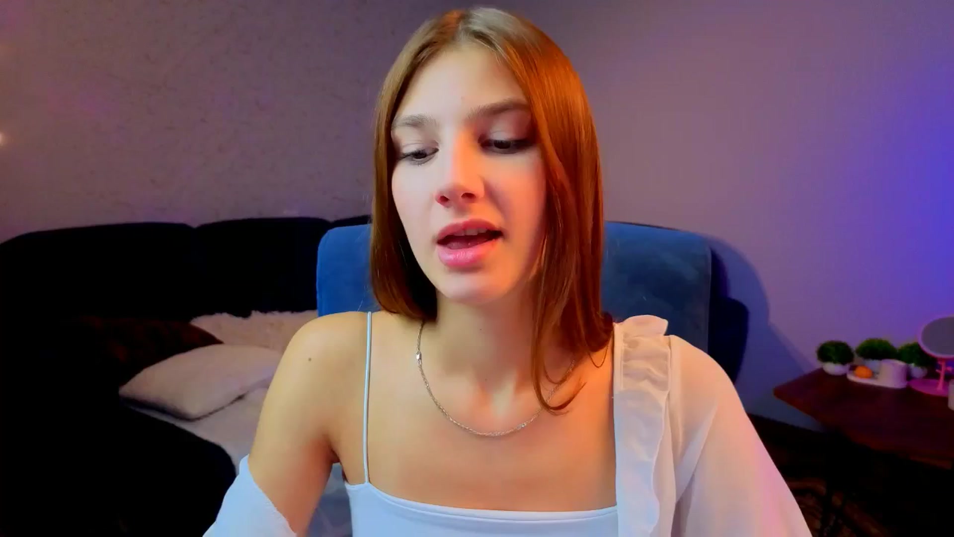 Gallery image thumbnail from AnnaHoney's myfreecams stream on, 01/05/2026, 04:04 image 14 of 20