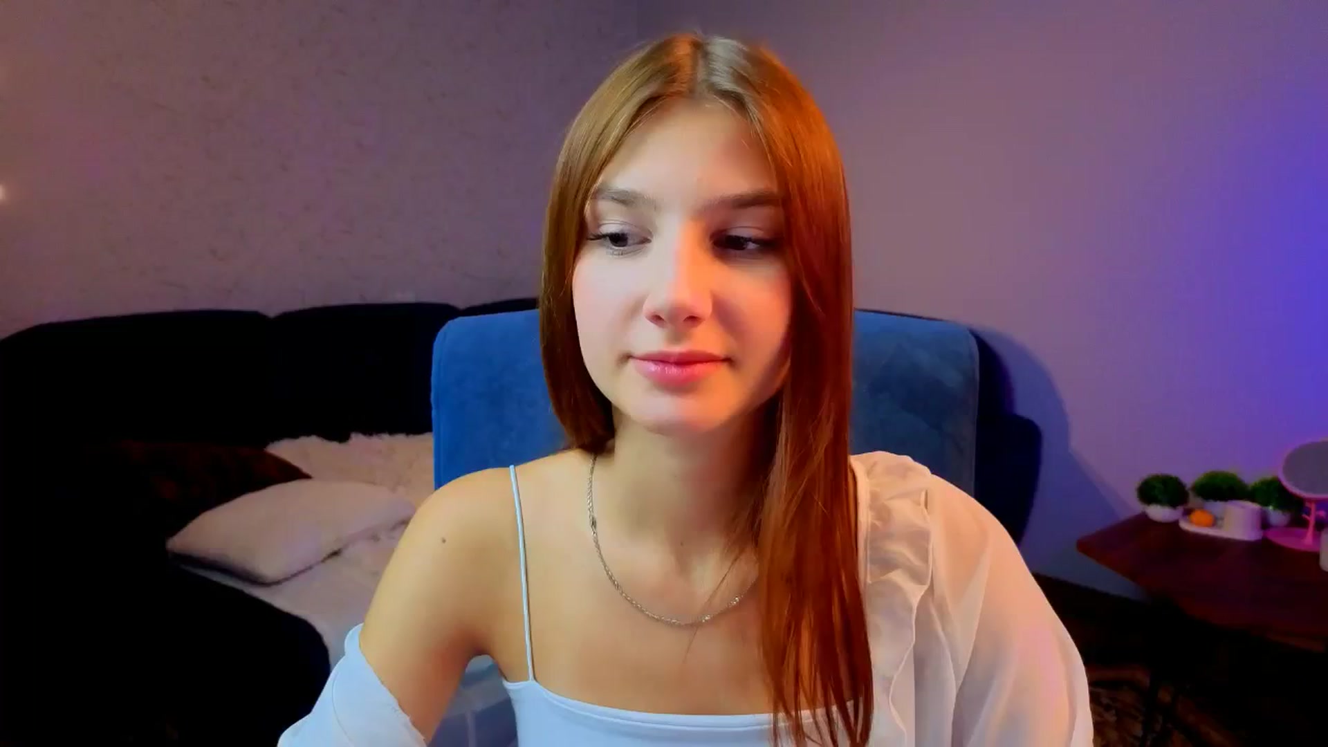 Gallery image thumbnail from AnnaHoney's myfreecams stream on, 01/05/2026, 04:04 image 12 of 20