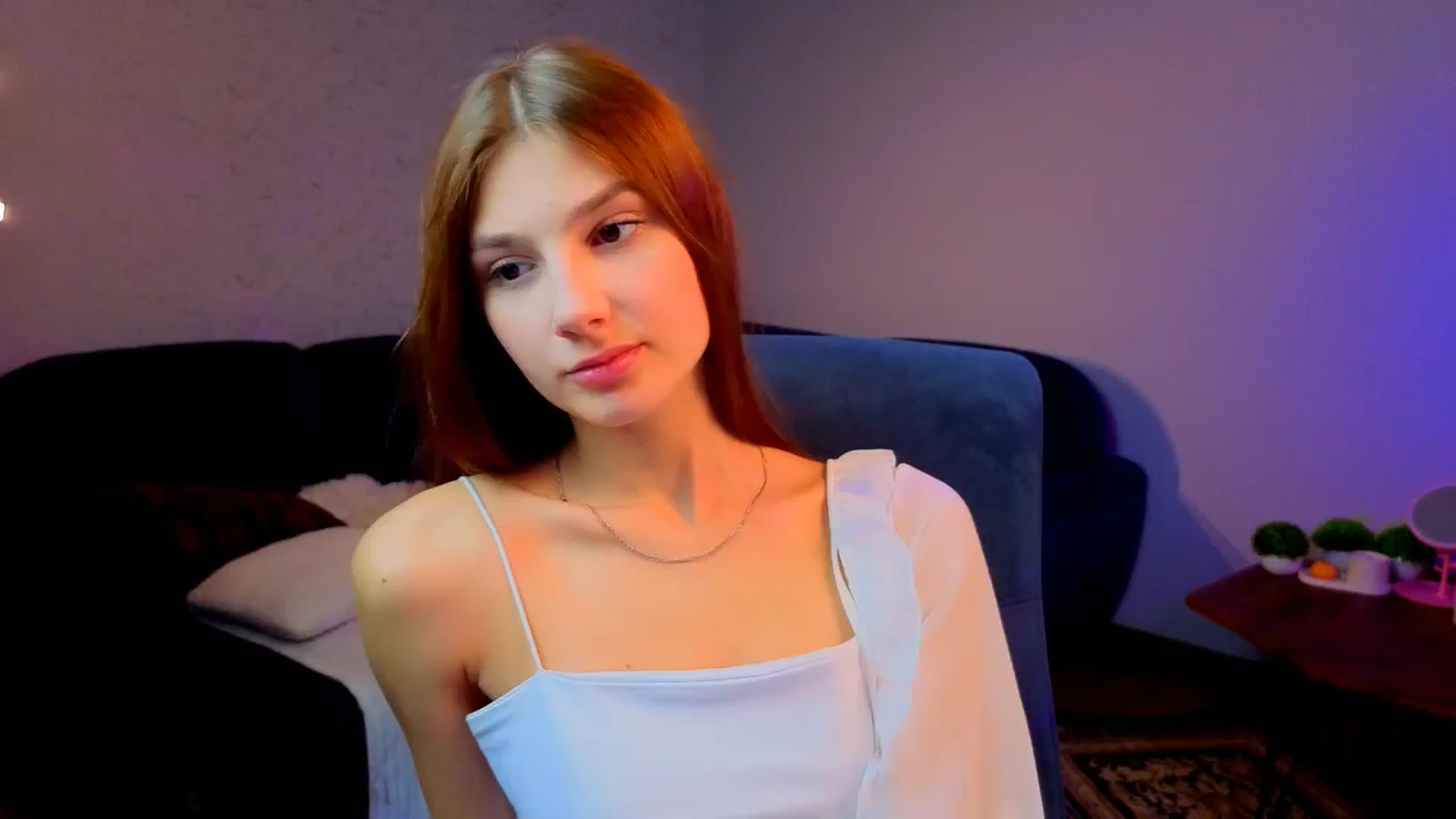 Gallery image thumbnail from AnnaHoney's myfreecams stream on, 01/05/2026, 04:54 image 19 of 20