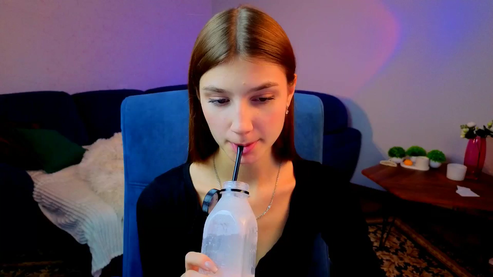 Gallery image thumbnail from AnnaHoney's myfreecams stream on, 01/11/2026, 07:30 image 5 of 20