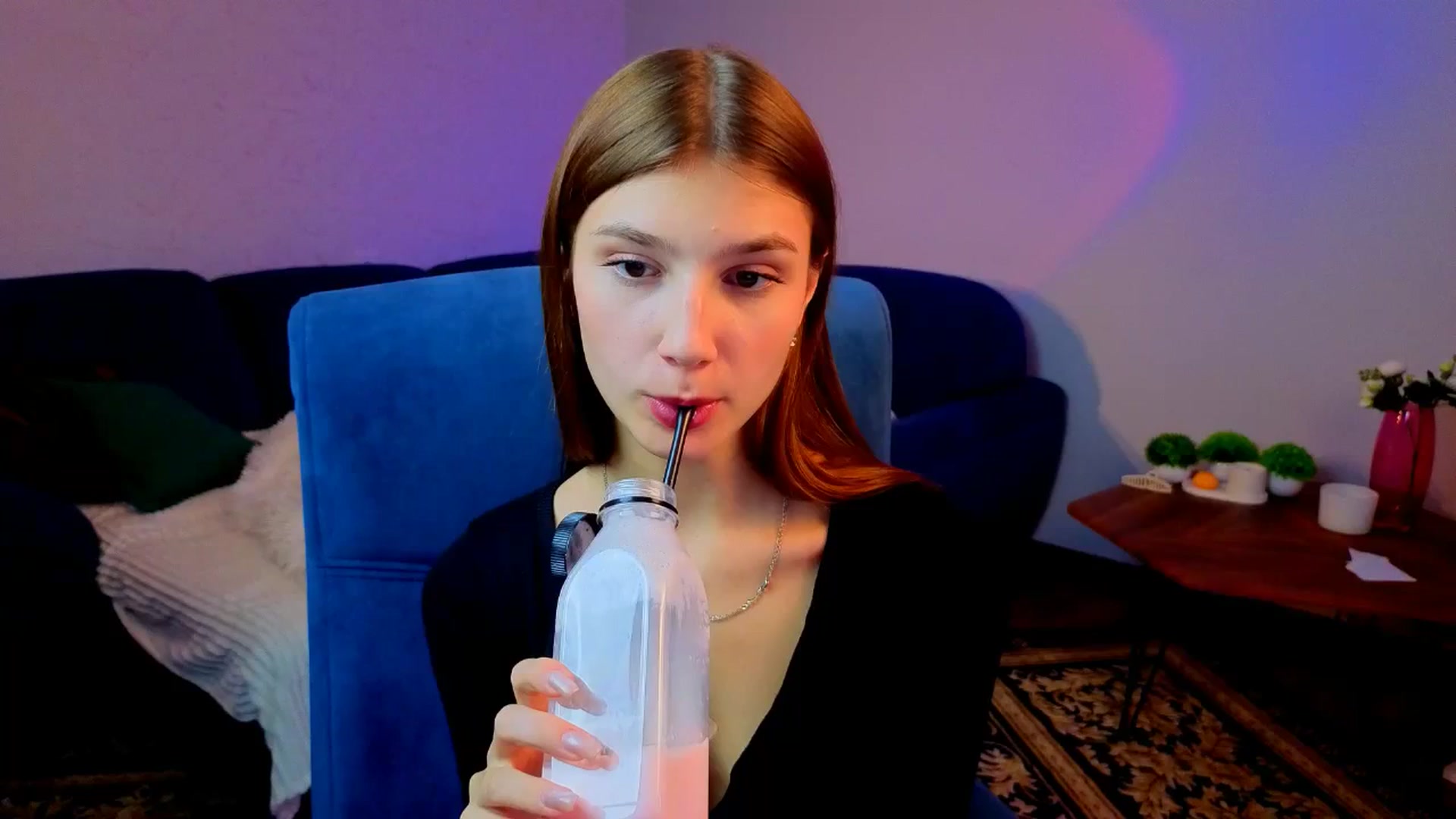 Gallery image thumbnail from AnnaHoney's myfreecams stream on, 01/11/2026, 07:30 image 9 of 20