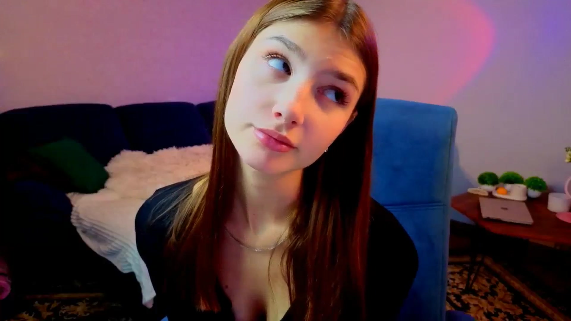 Gallery image thumbnail from AnnaHoney's myfreecams stream on, 01/12/2026, 04:18 image 18 of 20
