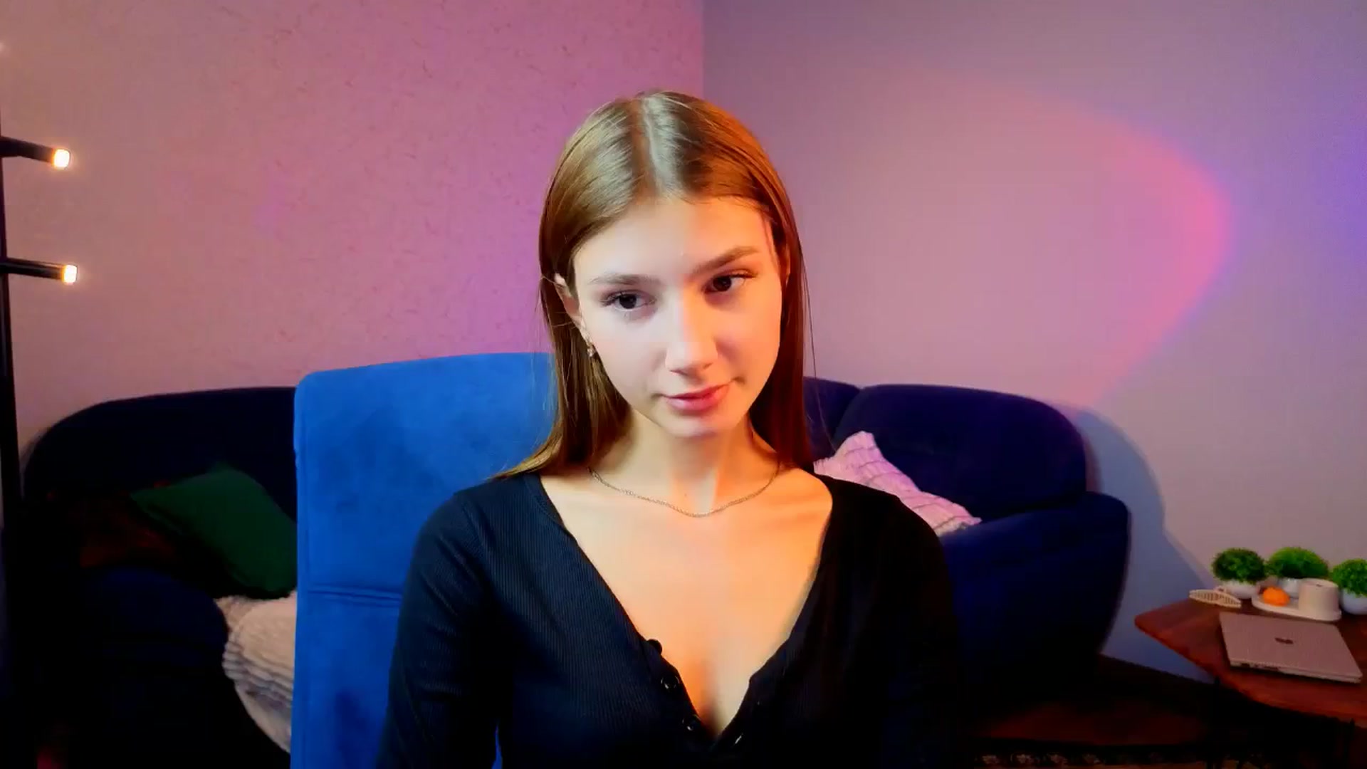 Gallery image thumbnail from AnnaHoney's myfreecams stream on, 01/12/2026, 04:18 image 8 of 20