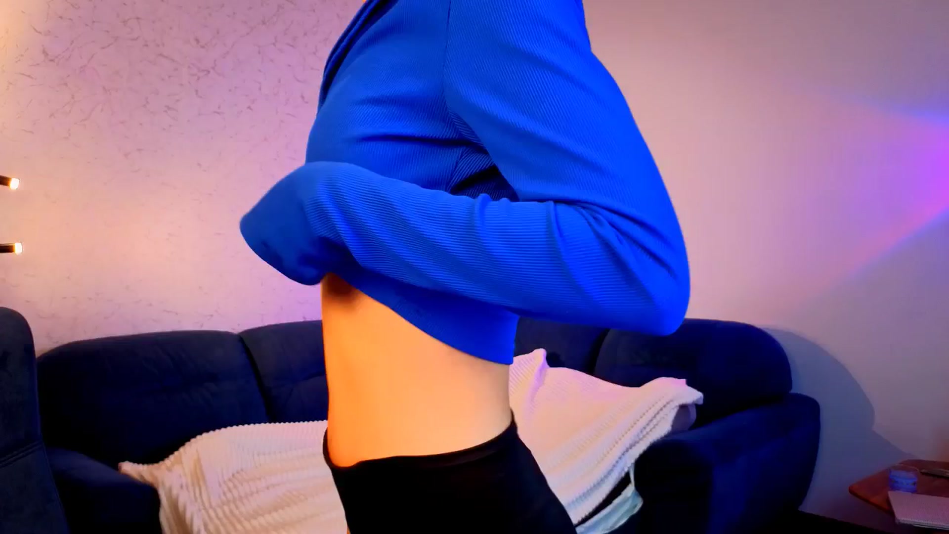 Gallery image thumbnail from AnnaHoney's myfreecams stream on, 02/09/2026, 03:52 image 16 of 20