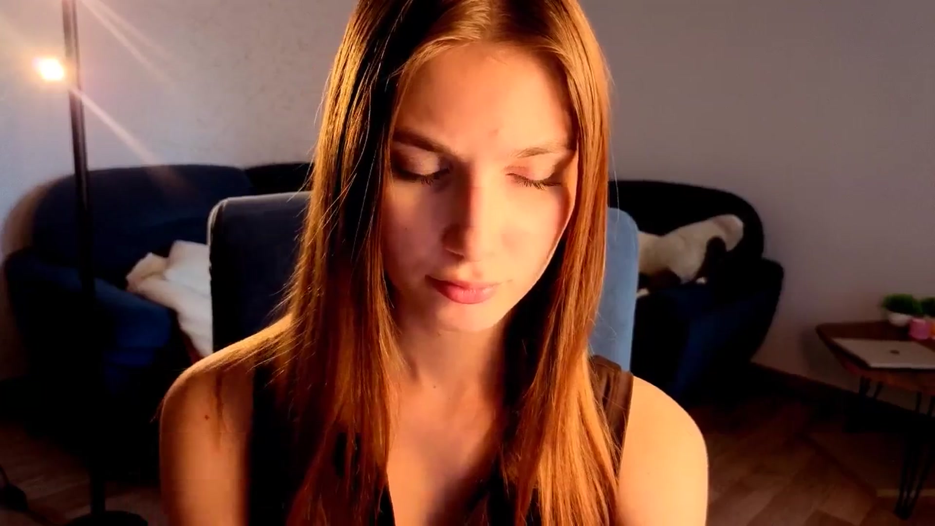 Gallery image thumbnail from AnnaHoney's myfreecams stream on, 04/20/2026, 08:20 image 11 of 20