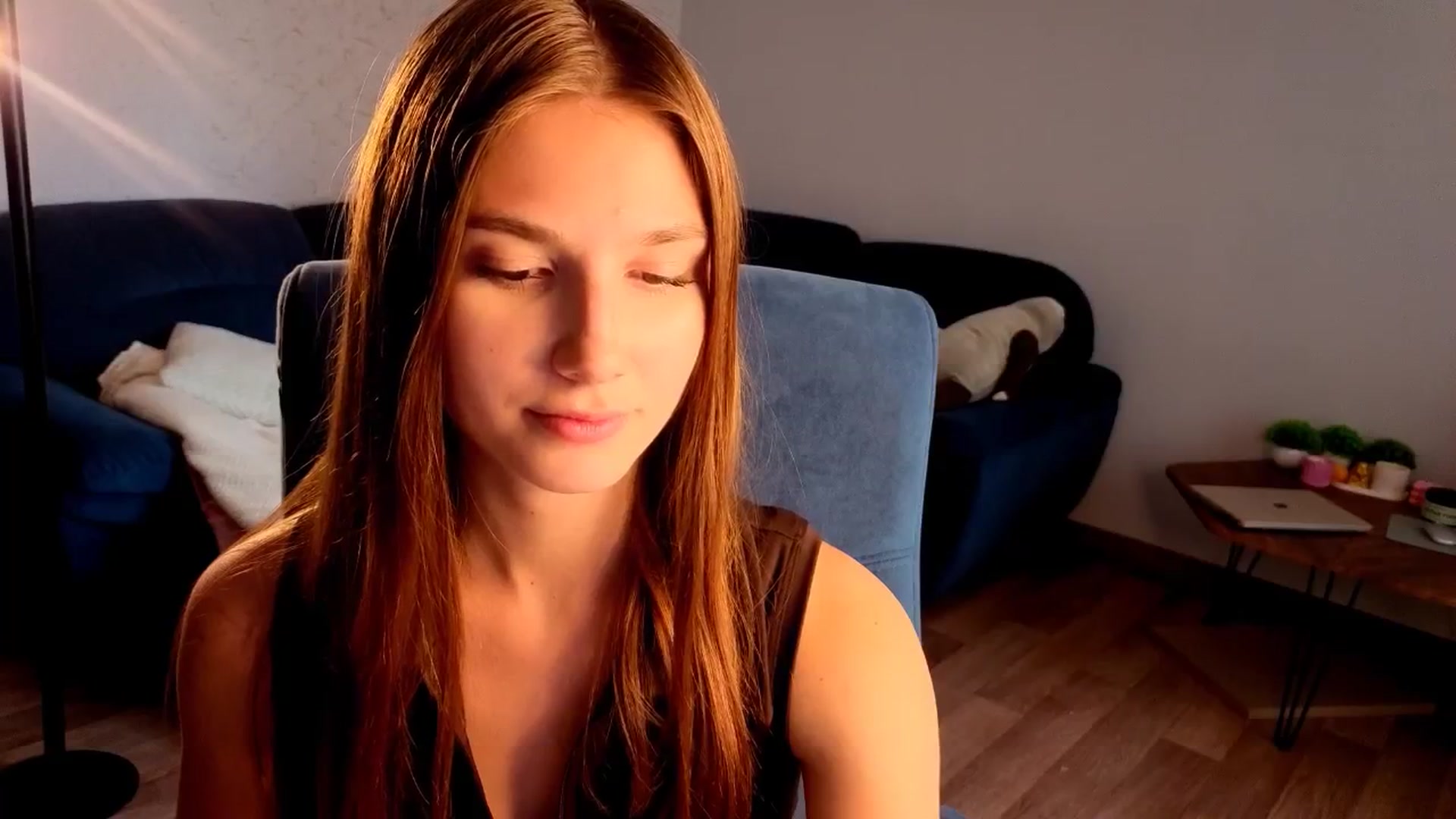 Gallery image thumbnail from AnnaHoney's myfreecams stream on, 04/20/2026, 08:20 image 20 of 20