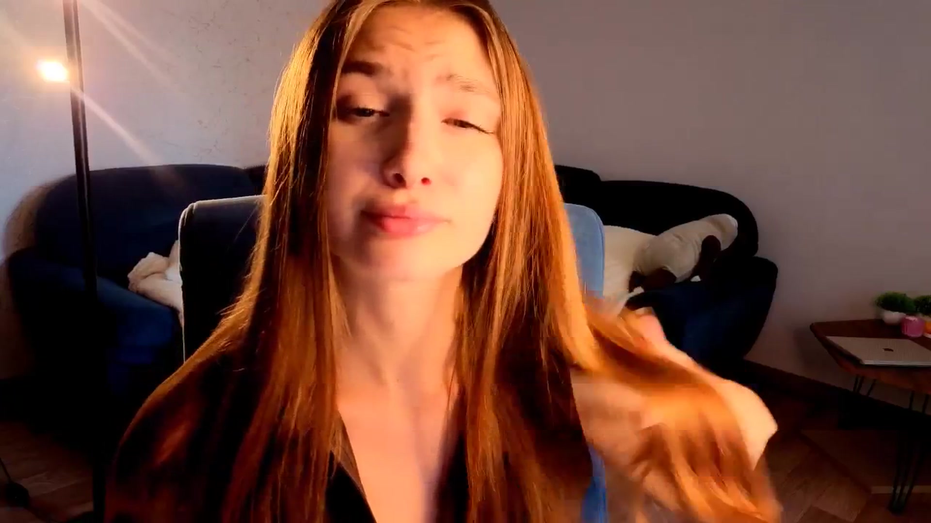 Gallery image thumbnail from AnnaHoney's myfreecams stream on, 04/20/2026, 08:20 image 10 of 20