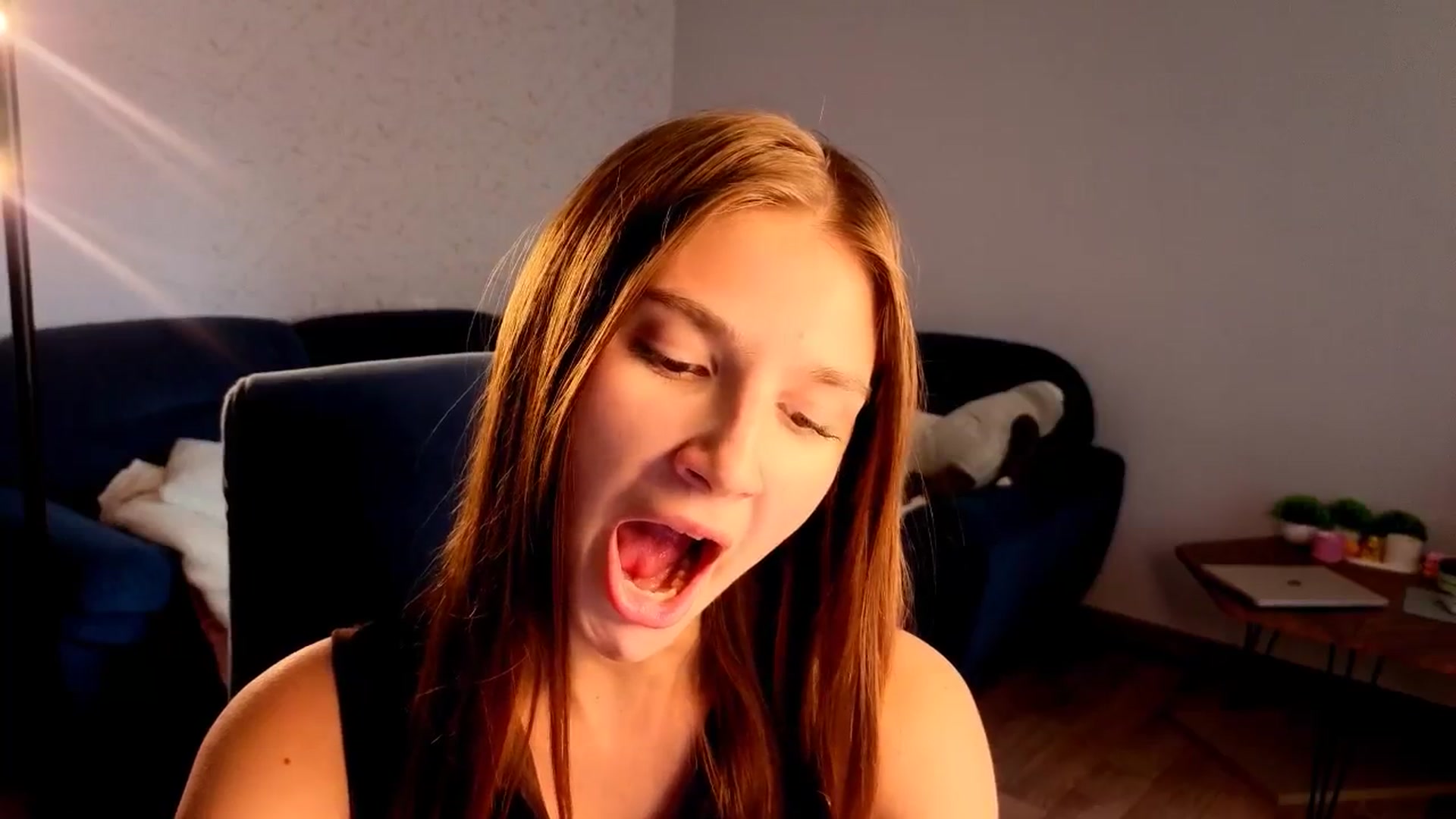 Gallery image thumbnail from AnnaHoney's myfreecams stream on, 04/20/2026, 08:20 image 18 of 20