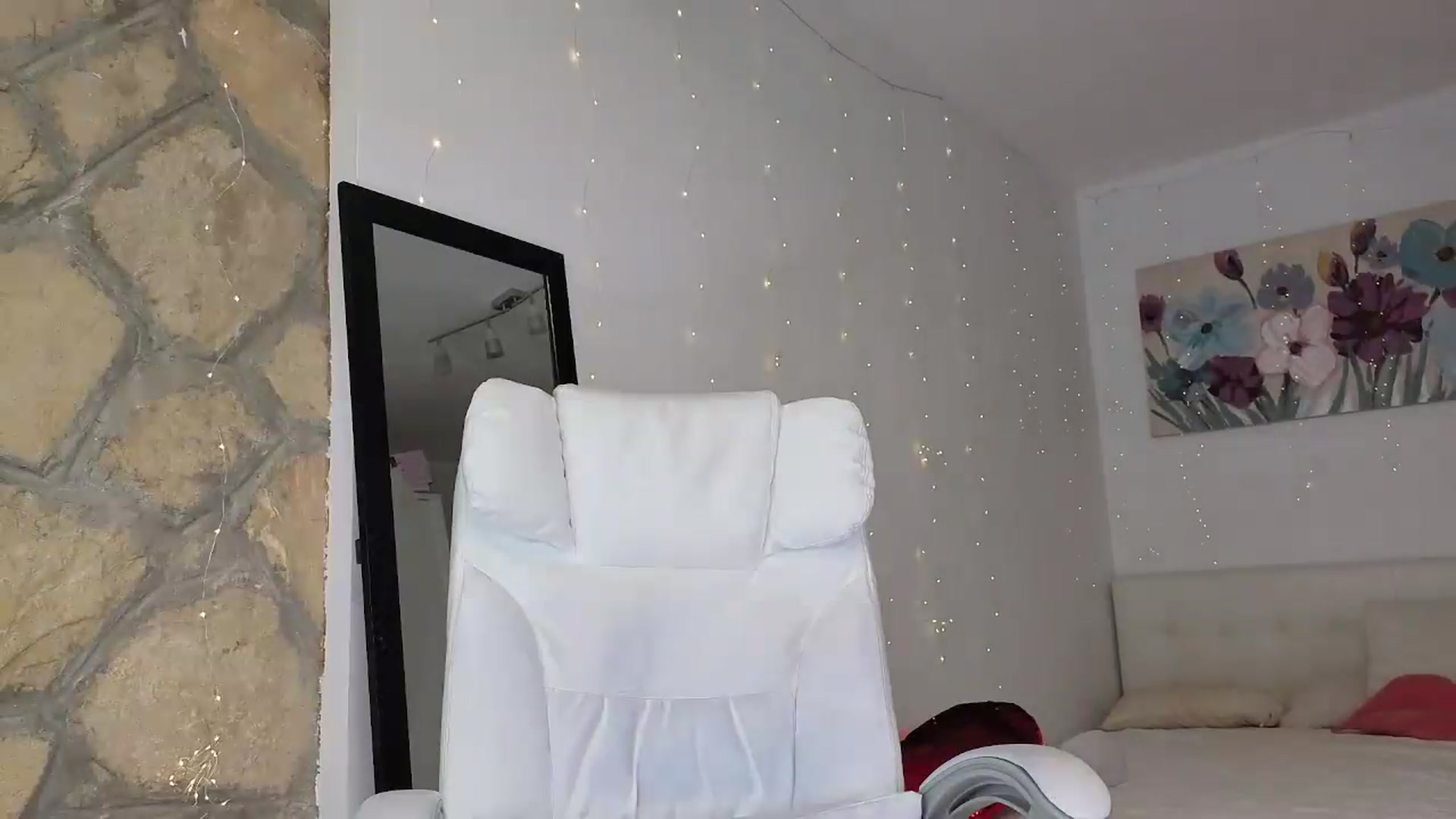 Gallery image thumbnail from AnnaKnows's myfreecams stream on, 05/01/2026, 21:11 image 11 of 20