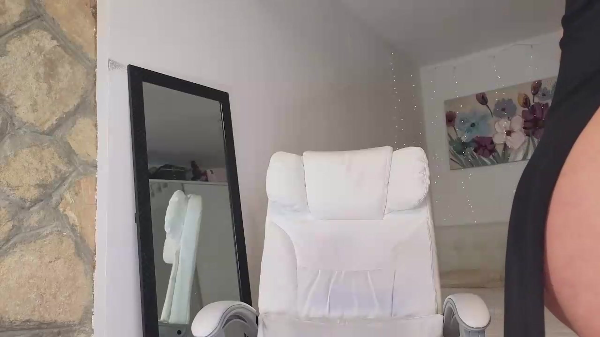 Gallery image thumbnail from AnnaKnows's myfreecams stream on, 06/28/2026, 23:42 image 2 of 20