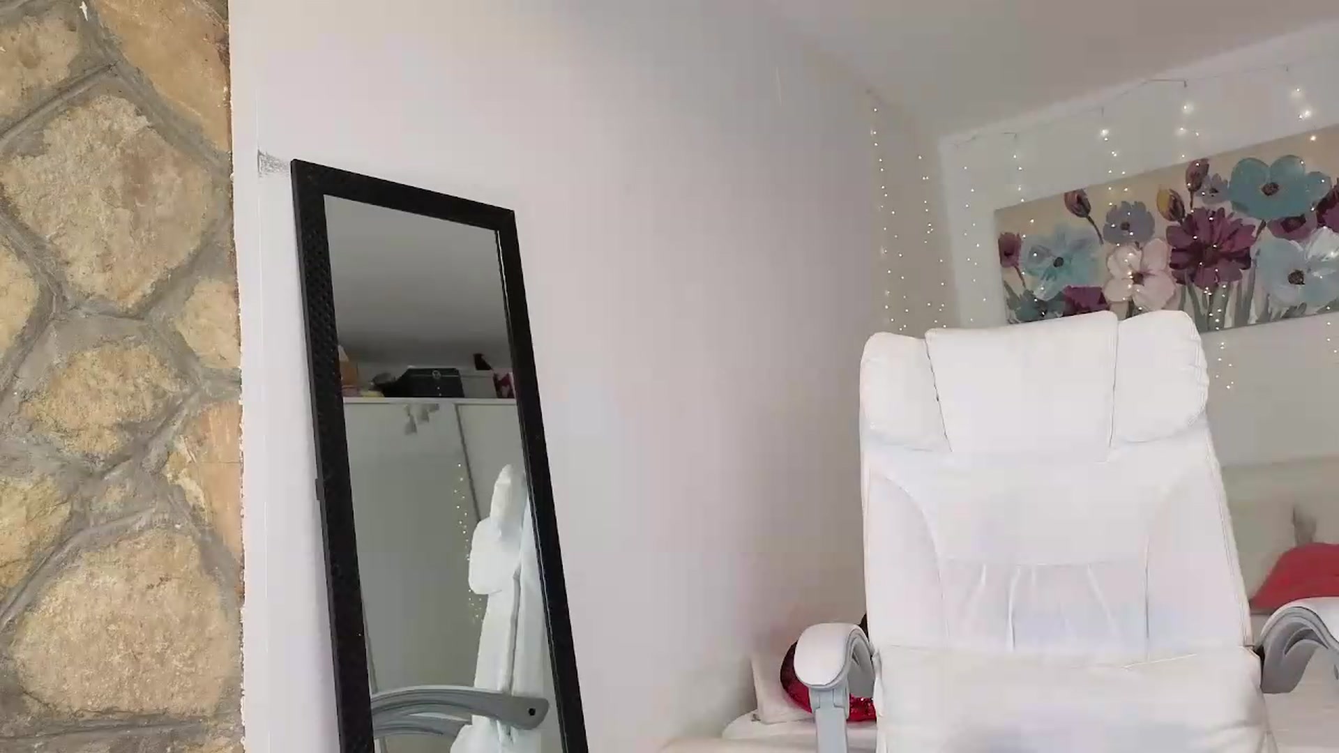 Gallery image thumbnail from AnnaKnows's myfreecams stream on, 07/22/2026, 23:15 image 5 of 20