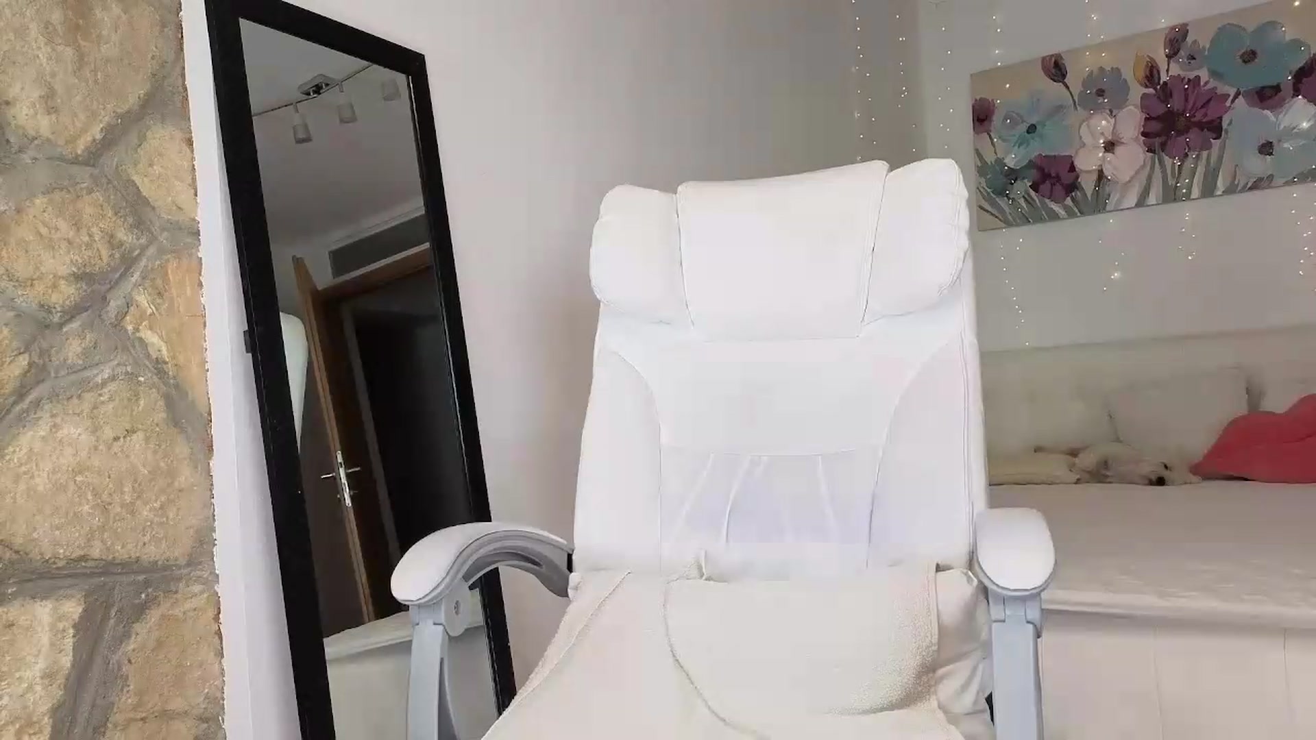Gallery image thumbnail from AnnaKnows's myfreecams stream on, 07/24/2026, 24:00 image 13 of 20