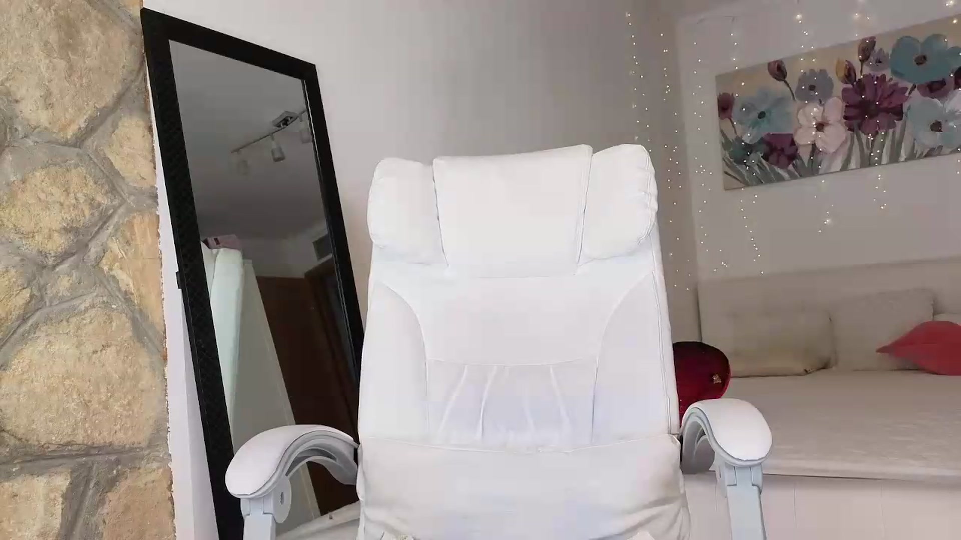 Gallery image thumbnail from AnnaKnows's myfreecams stream on, 08/12/2026, 22:15 image 10 of 20