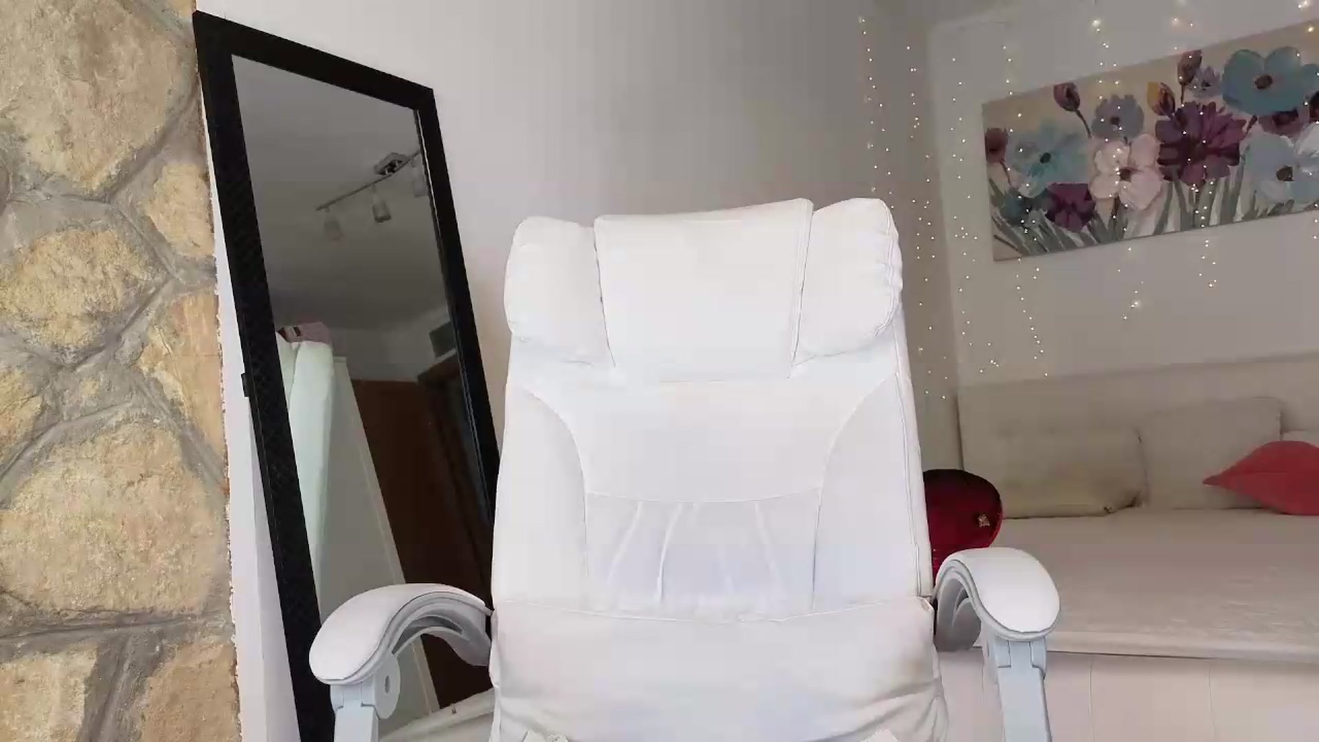 Gallery image thumbnail from AnnaKnows's myfreecams stream on, 08/12/2026, 22:15 image 11 of 20