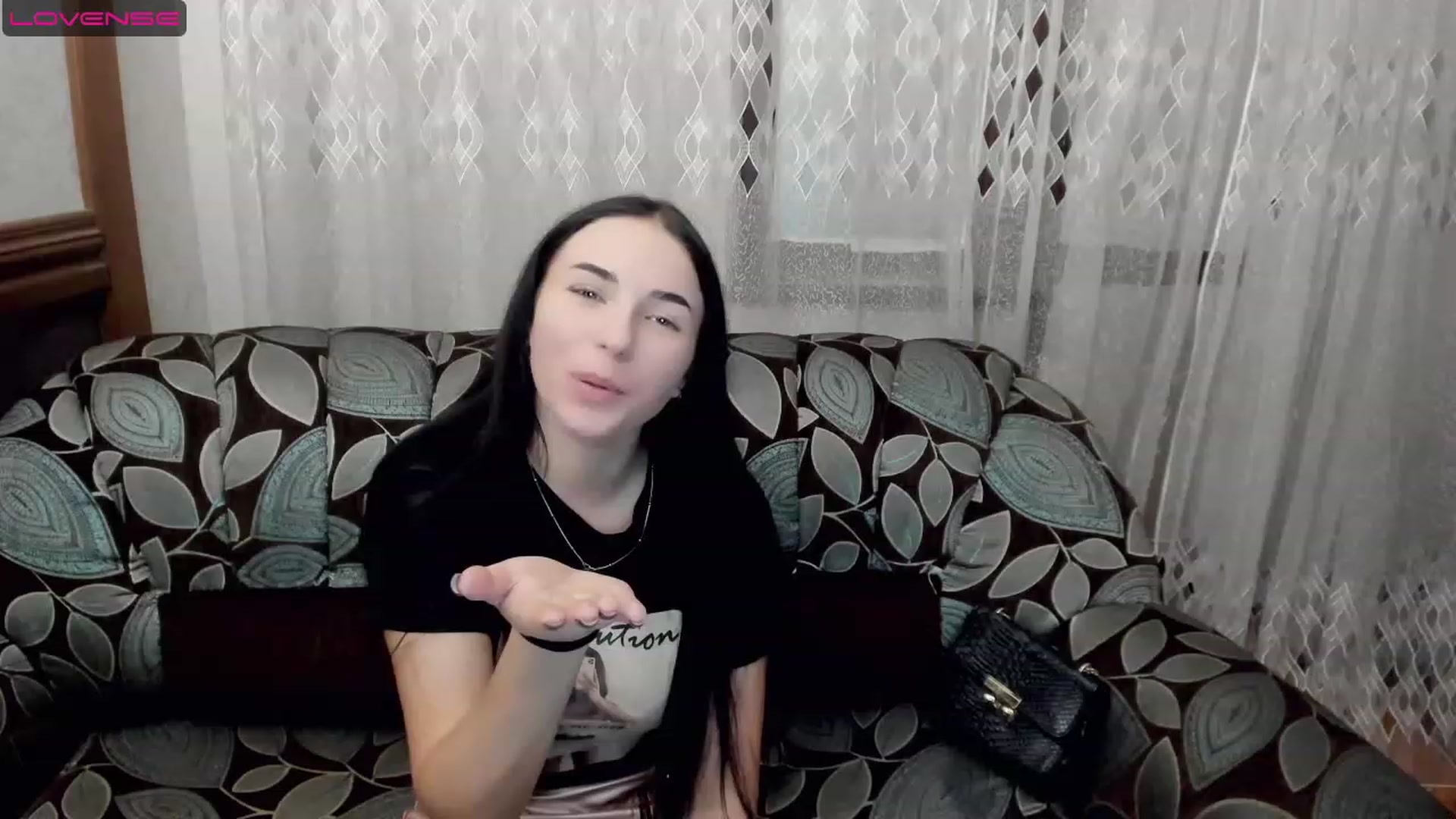 Gallery image thumbnail from AnnaLonger's myfreecams stream on, 07/19/2023, 18:53 image 16 of 20