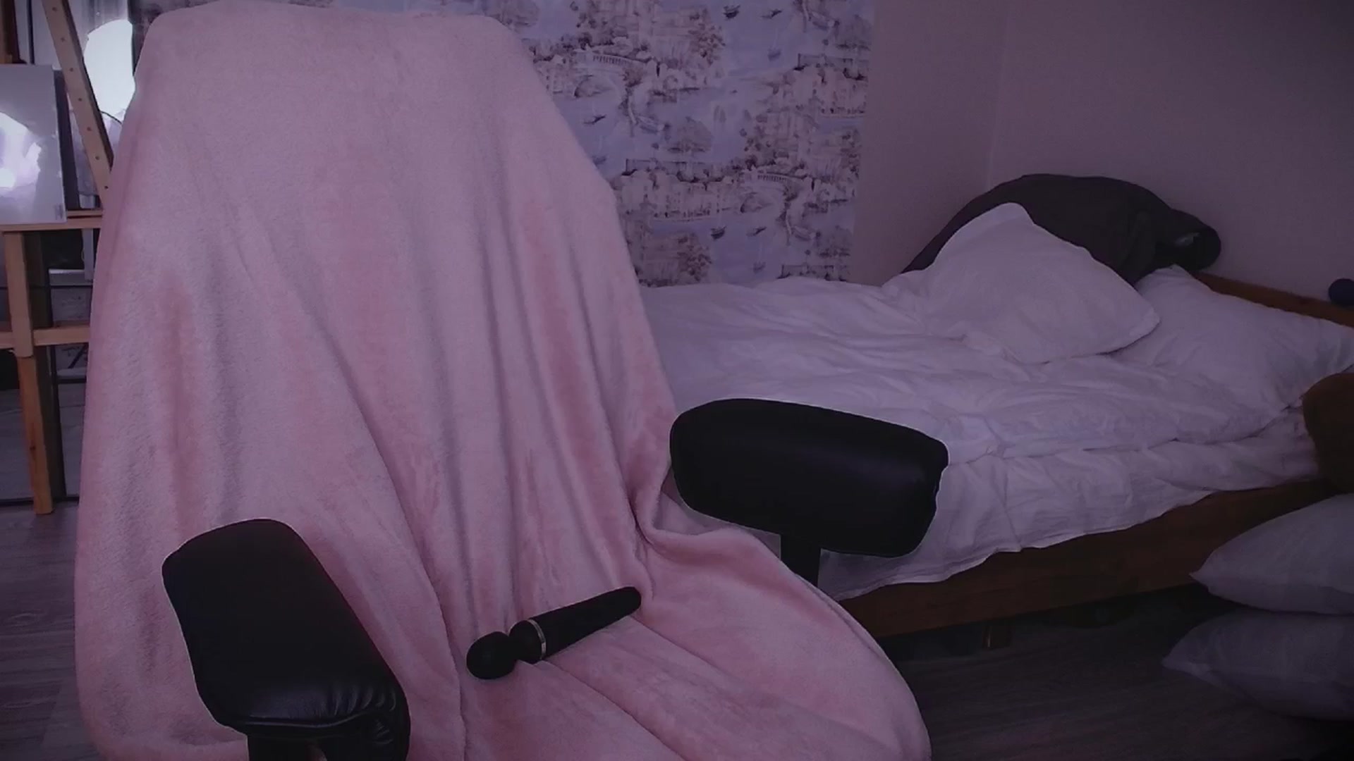 Gallery image thumbnail from AnnaLoveis's myfreecams stream on, 08/01/2025, 19:01 image 8 of 20