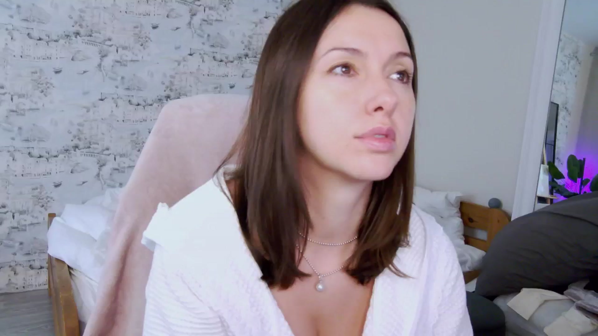Gallery image thumbnail from AnnaLoveis's myfreecams stream on, 08/02/2025, 13:57 image 2 of 20
