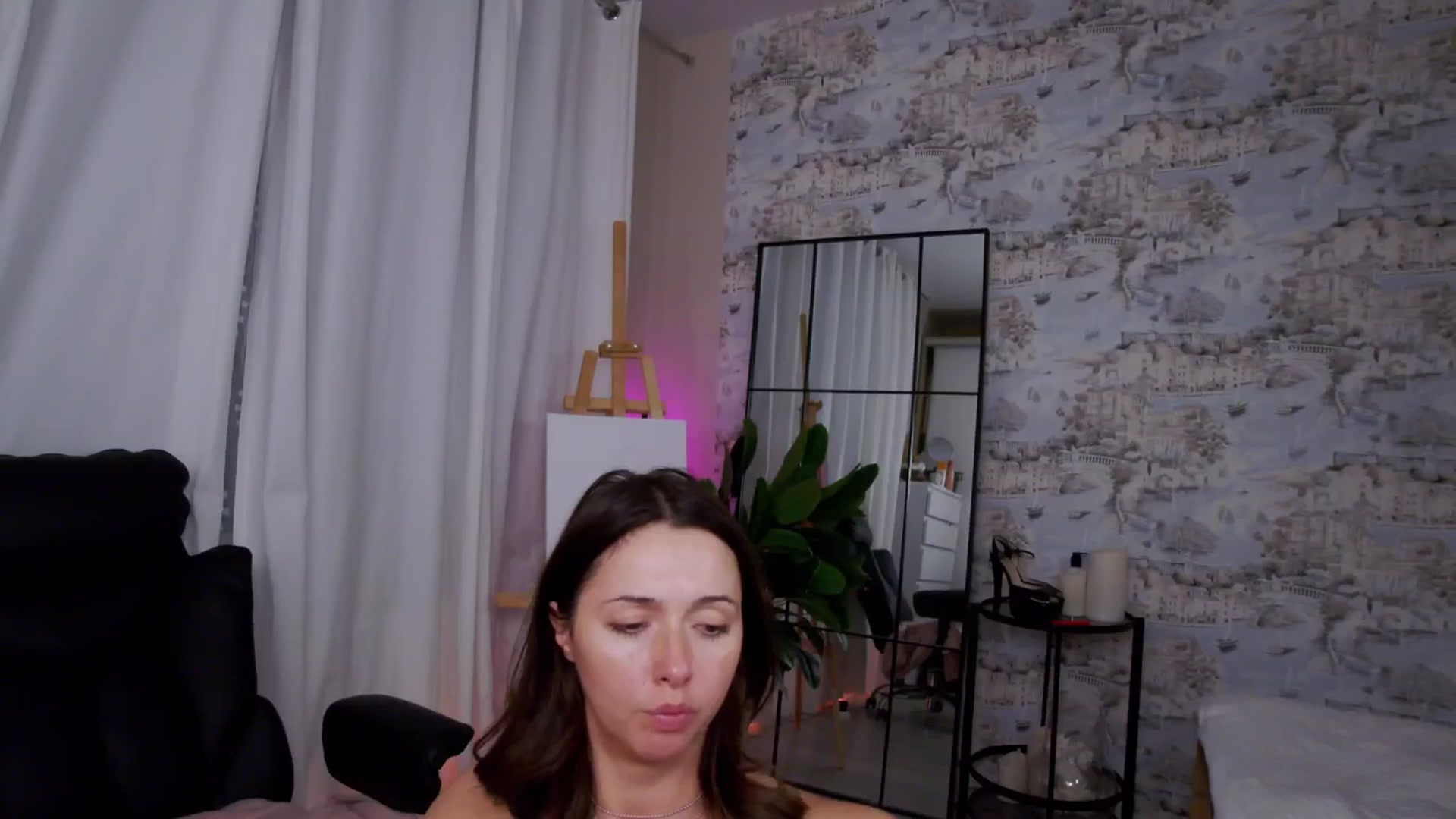 Gallery image thumbnail from AnnaLoveis's myfreecams stream on, 08/30/2025, 16:48 image 7 of 20