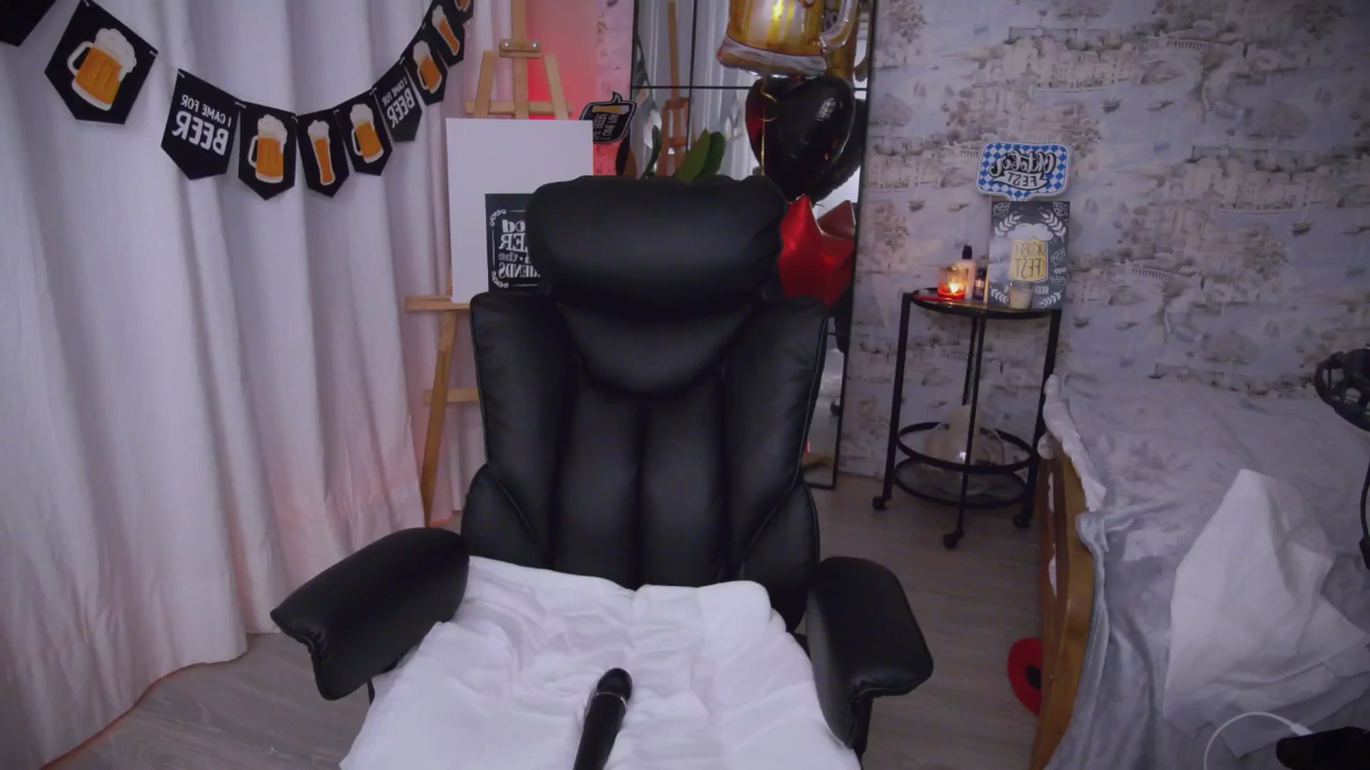 Gallery image thumbnail from AnnaLoveis's myfreecams stream on, 09/26/2025, 18:22 image 16 of 20