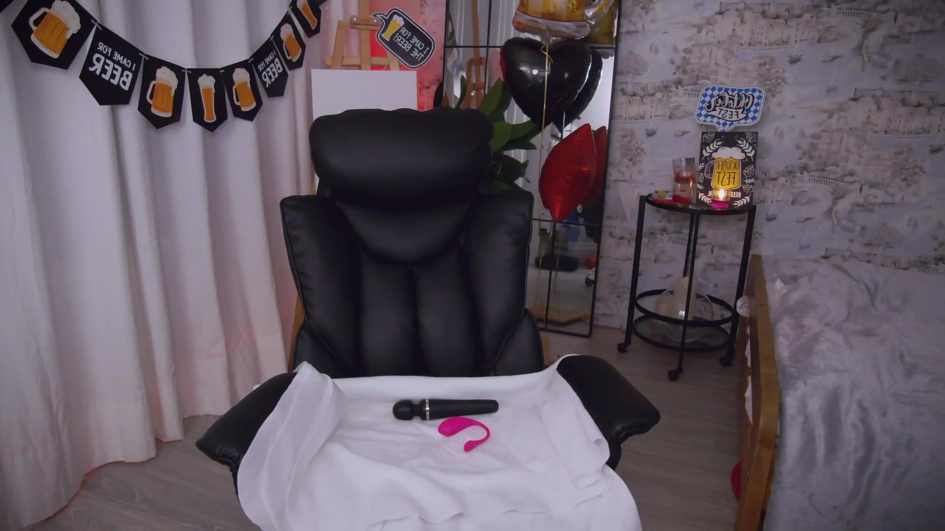 Gallery image thumbnail from AnnaLoveis's myfreecams stream on, 09/28/2025, 18:27 image 20 of 20