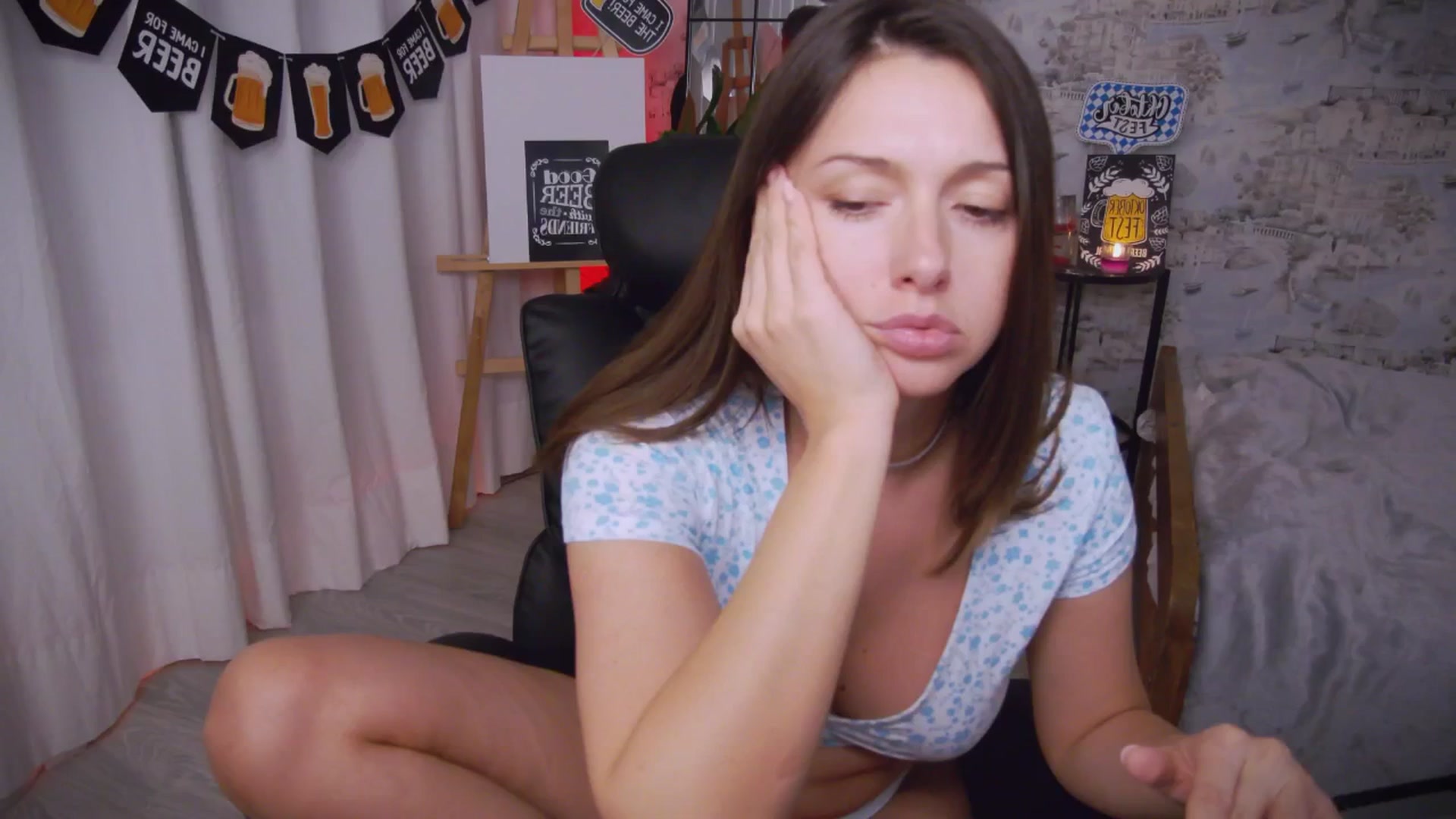 Gallery image thumbnail from AnnaLoveis's myfreecams stream on, 09/28/2025, 18:27 image 10 of 20