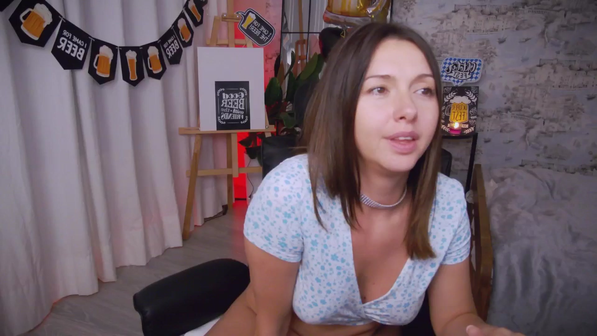 Gallery image thumbnail from AnnaLoveis's myfreecams stream on, 09/28/2025, 18:27 image 12 of 20