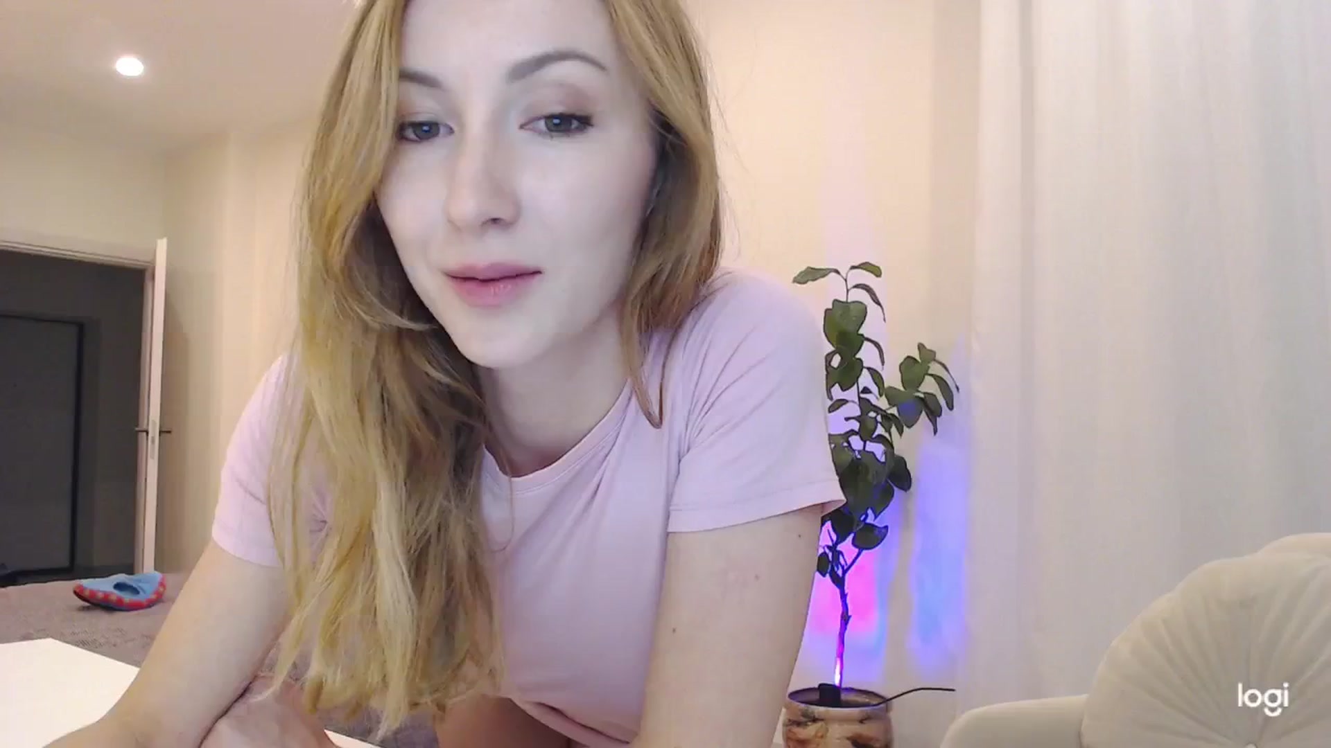 Gallery image thumbnail from AnnaLuv's myfreecams stream on, 11/08/2024, 23:38 image 11 of 20