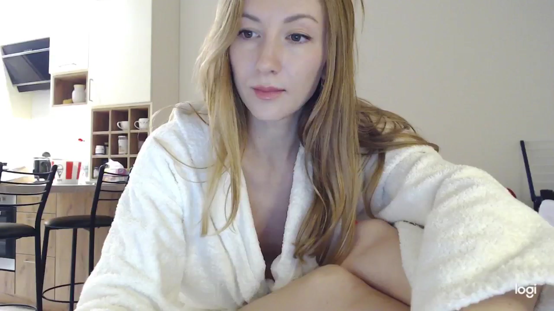 Gallery image thumbnail from AnnaLuv's myfreecams stream on, 11/13/2024, 02:40 image 12 of 20