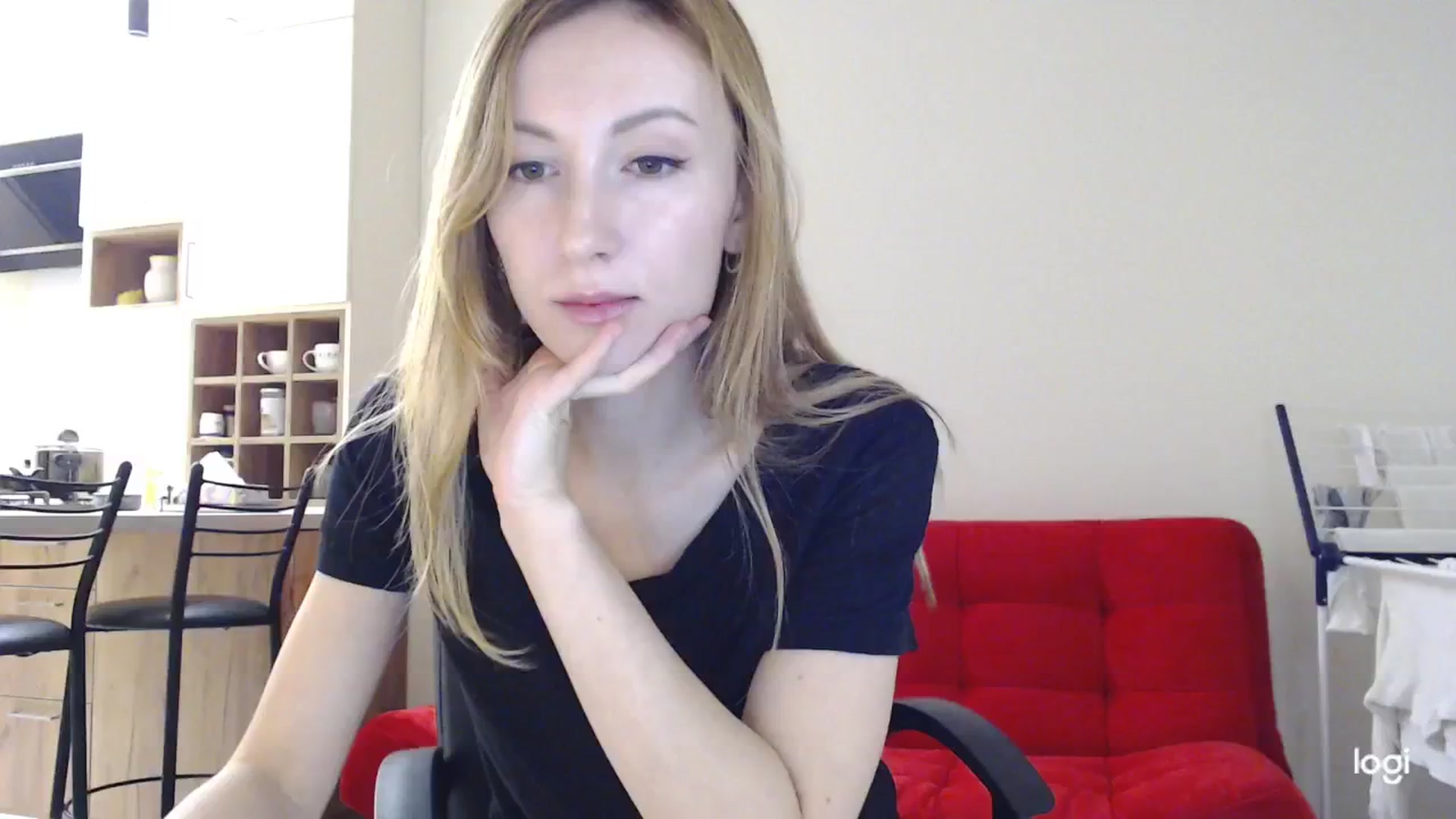 Gallery image thumbnail from AnnaLuv's myfreecams stream on, 11/20/2024, 24:39 image 18 of 20