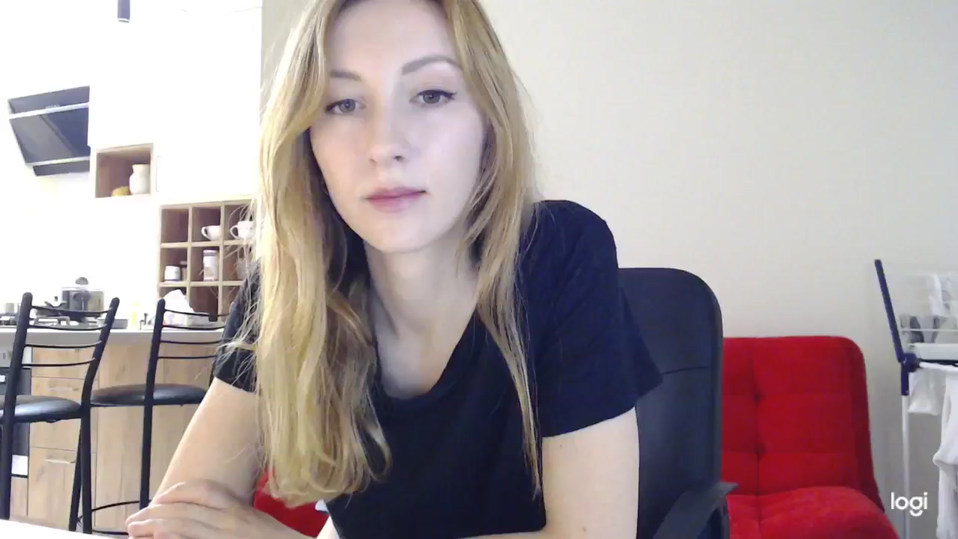 Gallery image thumbnail from AnnaLuv's myfreecams stream on, 11/20/2024, 24:39 image 8 of 20