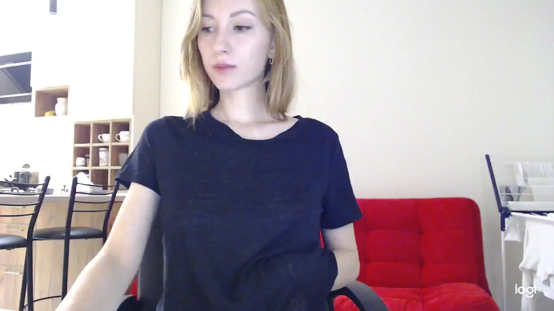 Gallery image thumbnail from AnnaLuv's myfreecams stream on, 11/20/2024, 24:39 image 15 of 20
